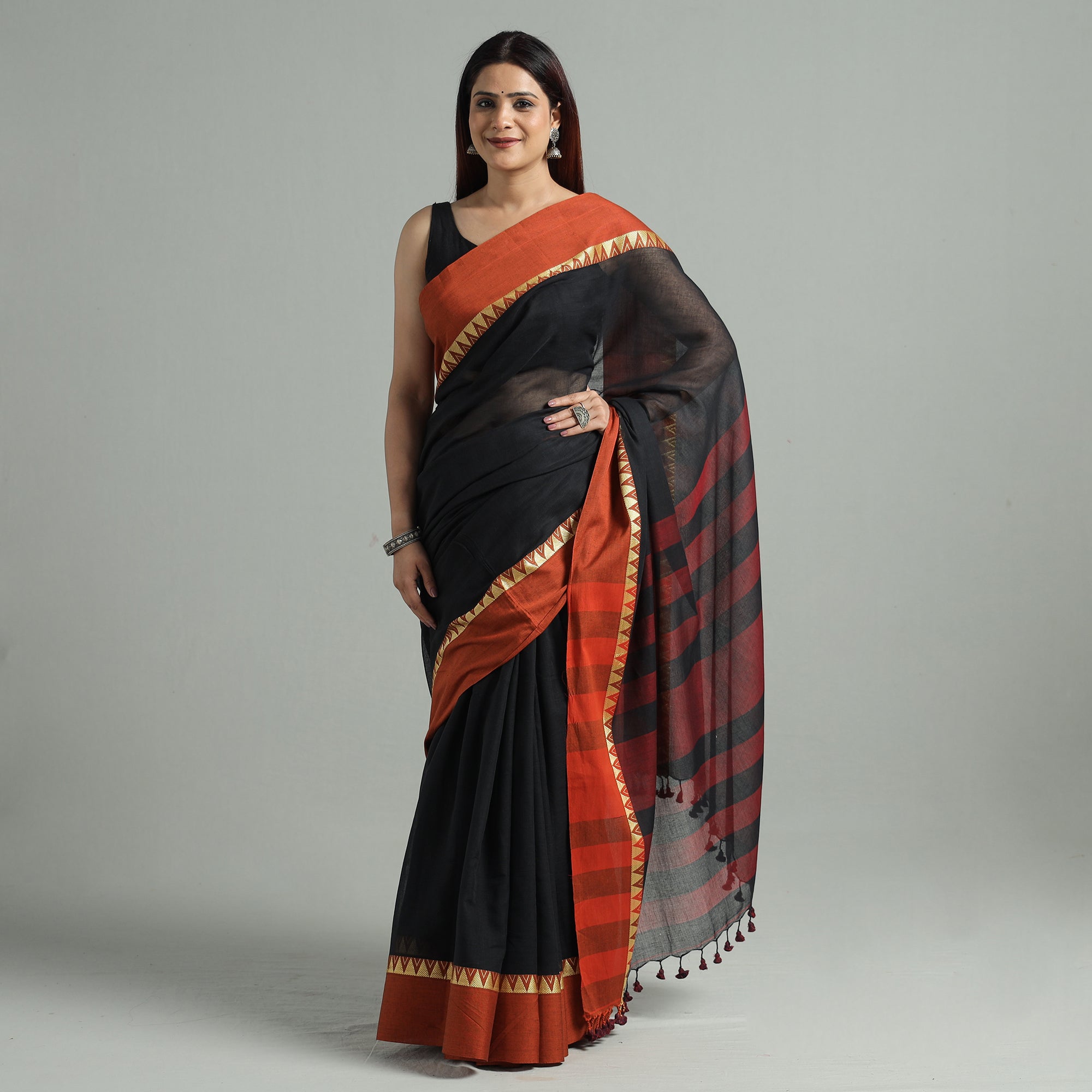 ITOKRI CRAFTS INITIATIVE Black - Bengal Woven Border Handloom Pure Cotton Saree 63