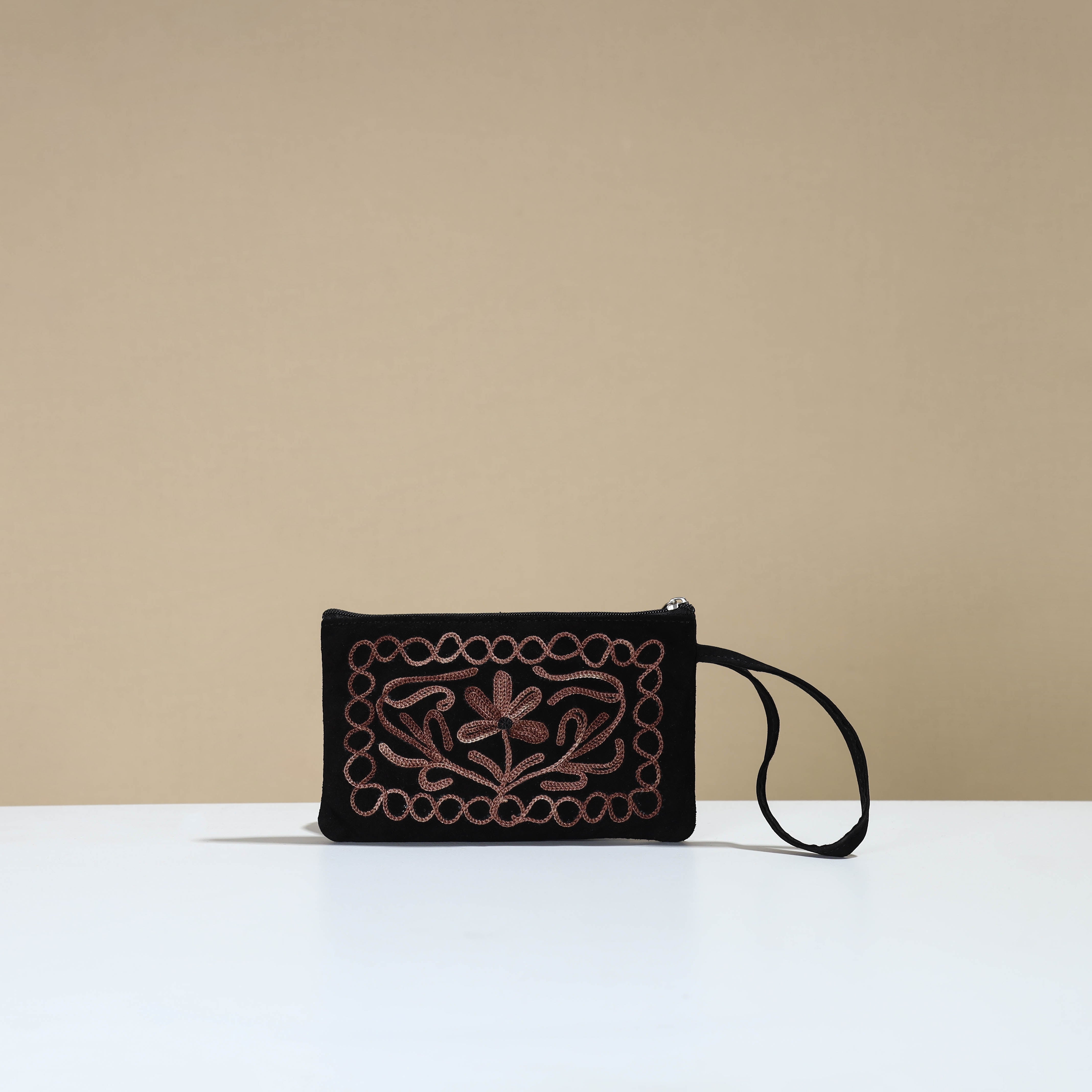 ITOKRI CRAFTS INITIATIVE Black - Kashmiri Crewel Hand Embroidery Velvet Coin Purse 03