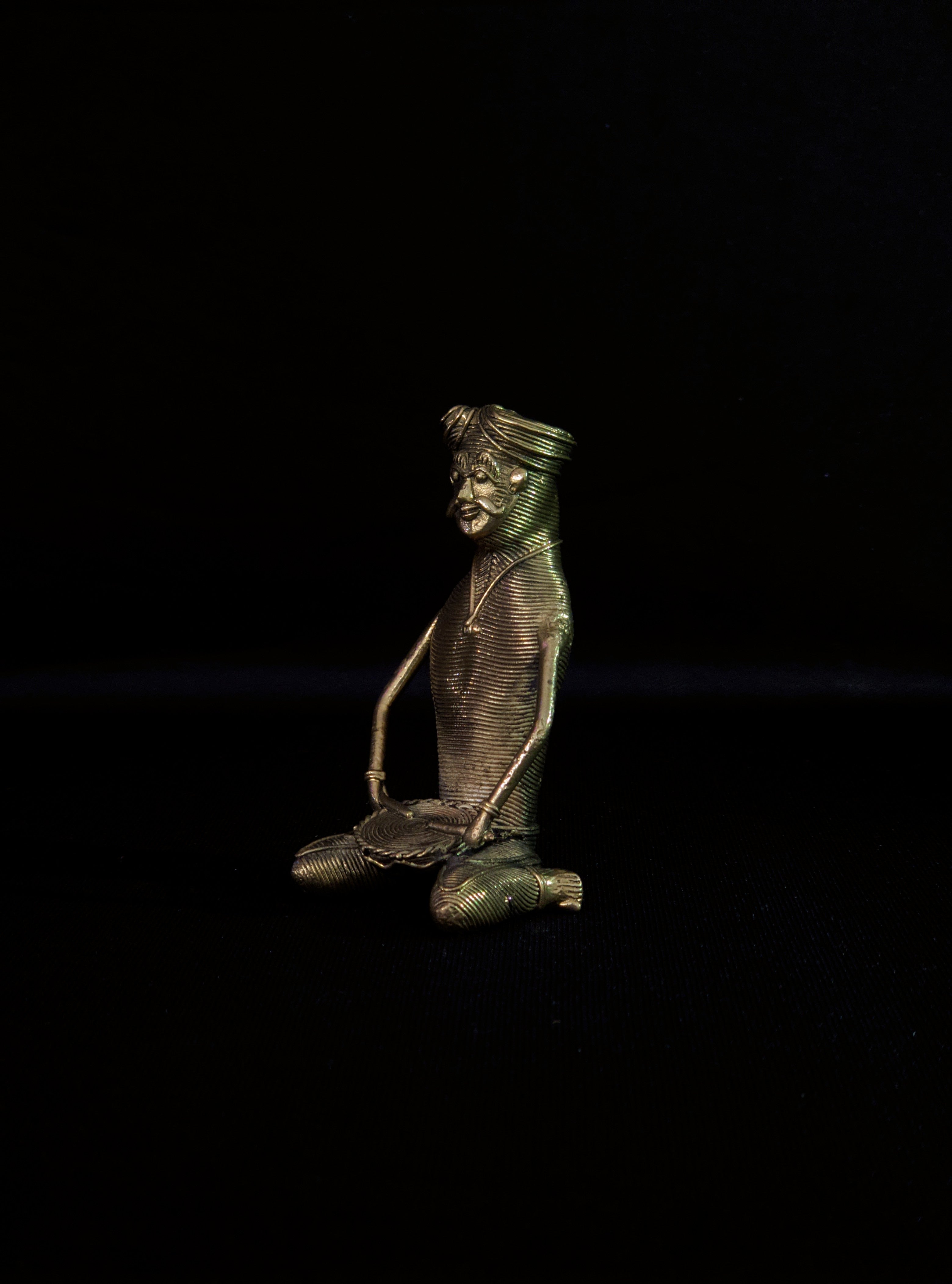 IndianVillèz Handmade Dhokra Siting Musician with Tabala - view 3