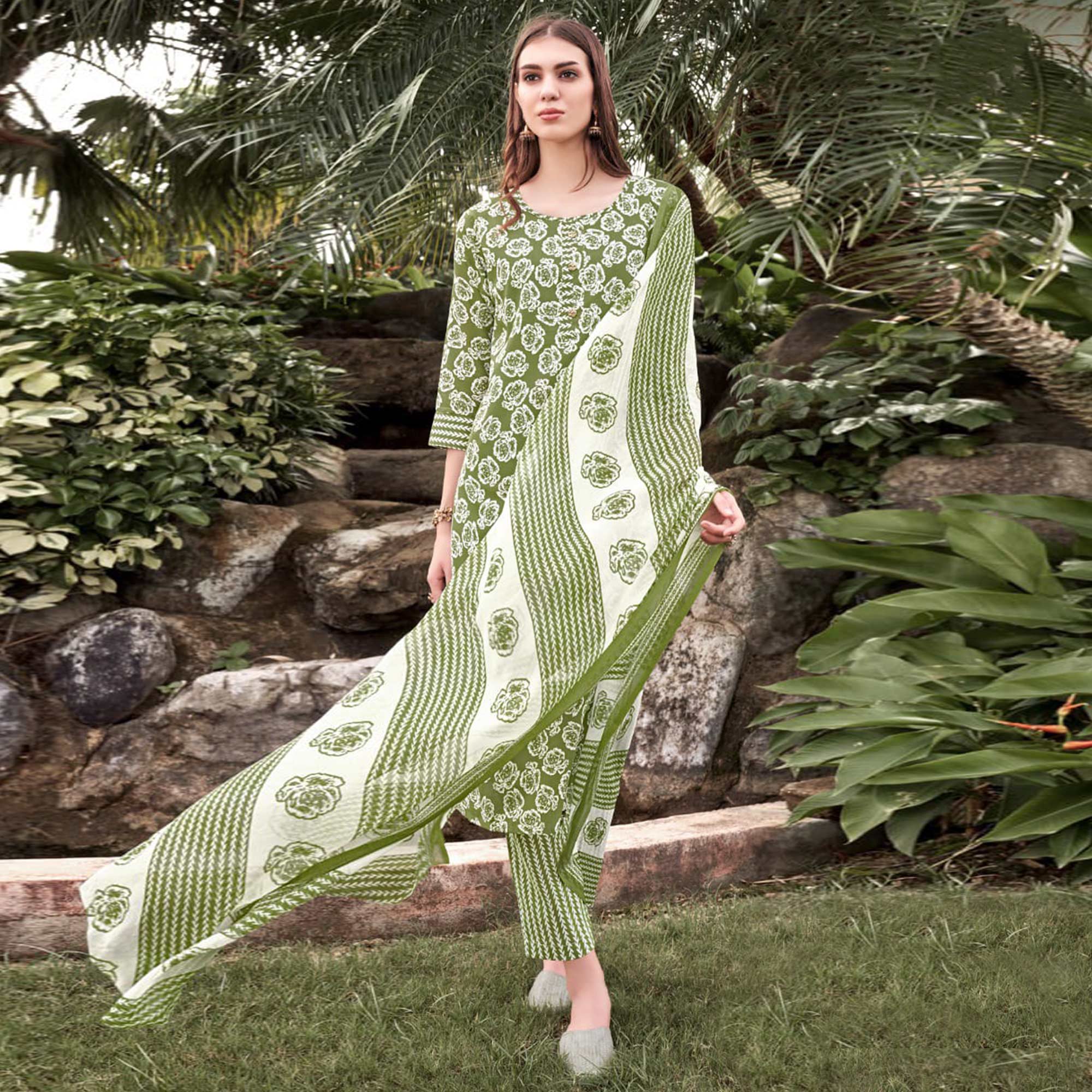 Green suits – BlackTree green-floral-printed-poly-cotton-suit