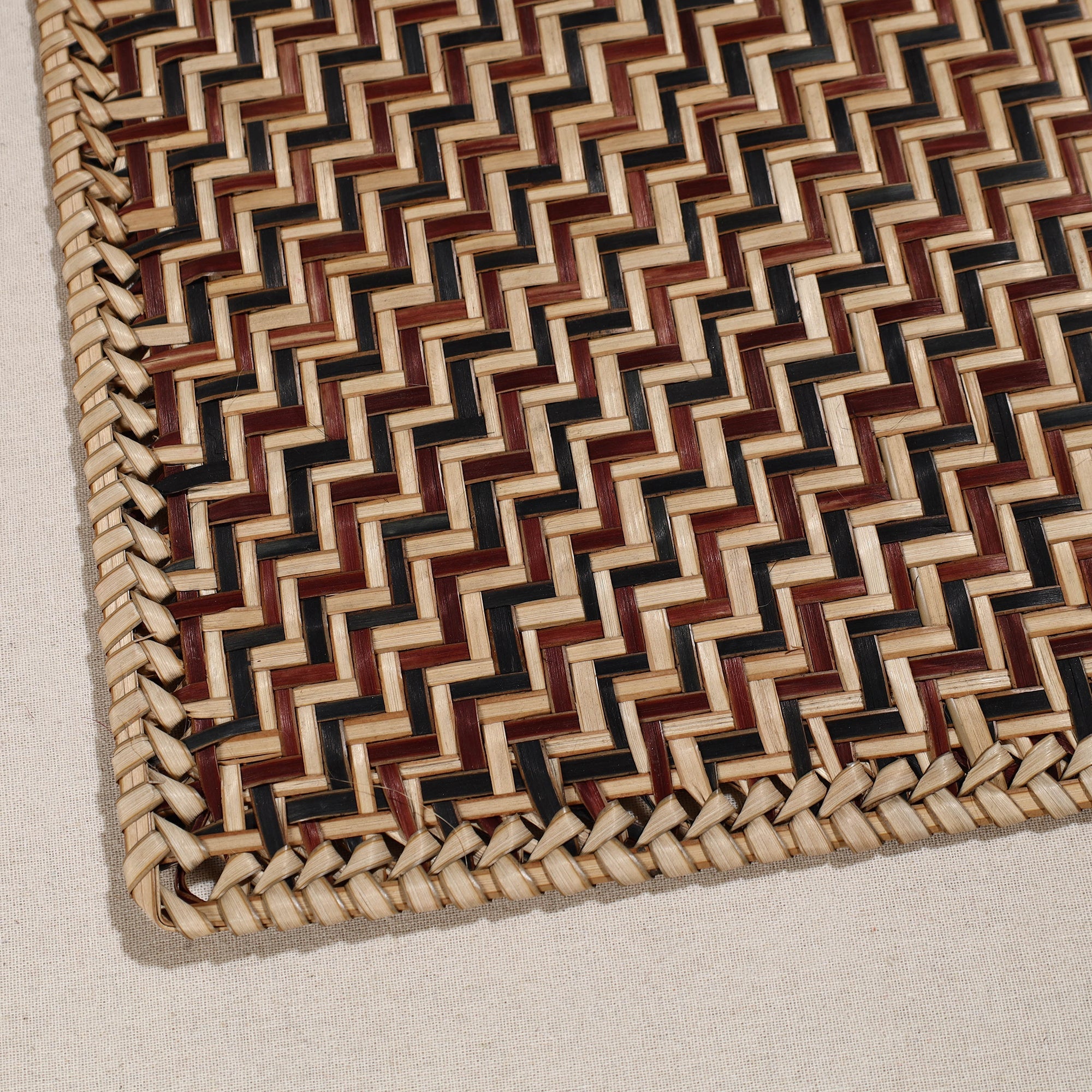 WEAVE INDIA BY SHEIKH MOIDUN NILUFAR Brown - Handmade Water Hyacinth Placemat with Border from Assam (18 x 13 in) - view 2