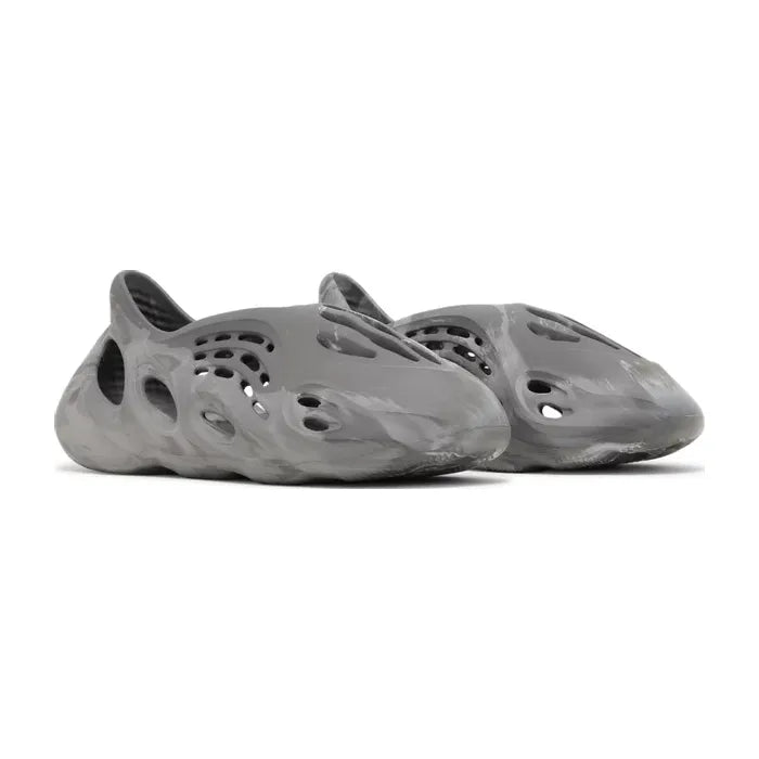 Cop Underdog Yeezy Foam Runner 'MX Granite' - view 2