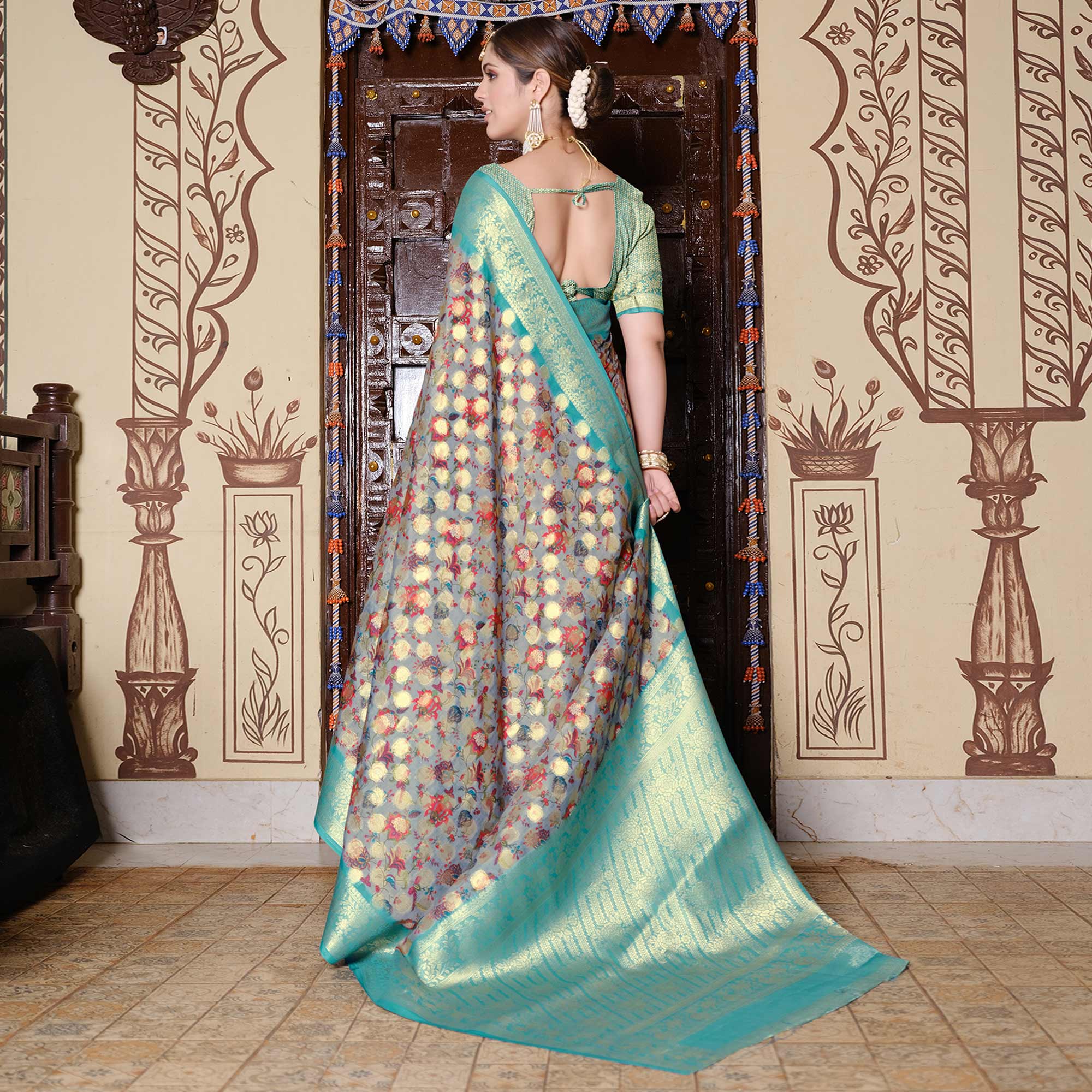 BlackTree grey-turquoise-floral-printed-pure-cotton-saree - view 7