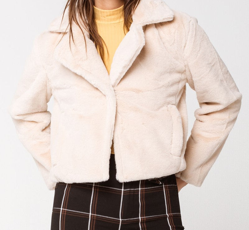 Alamode By Akanksha Sable Soft Fur Jacket – Cream