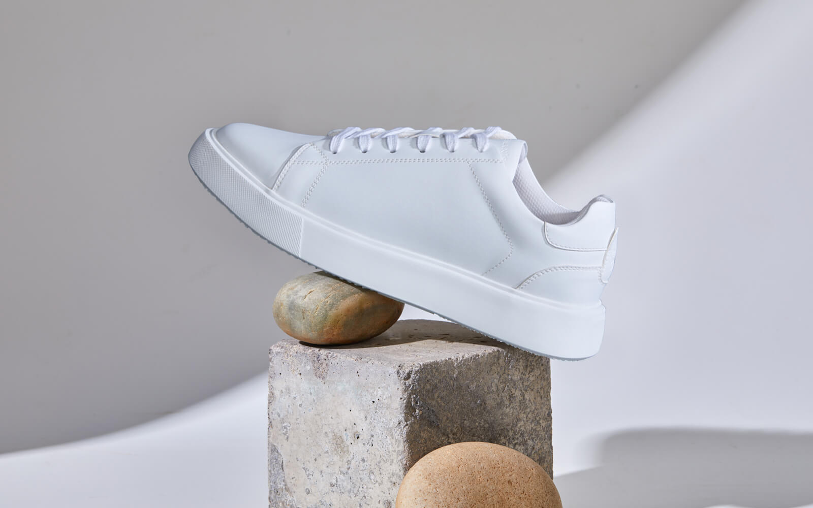 Neeman's Classic Solids : White - view 2