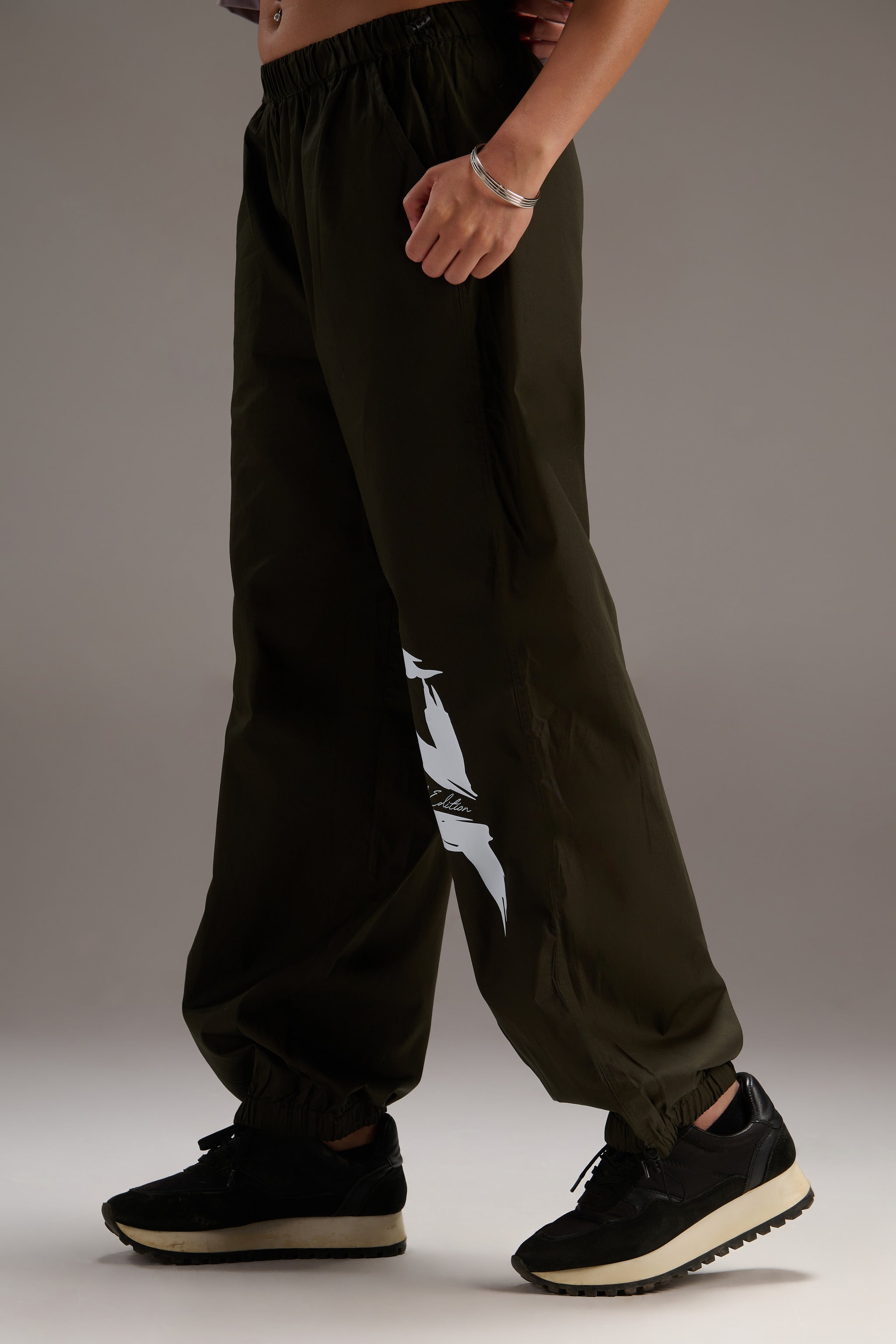 IZF Printed "Limited edition" parachute pants for women in Green - view 2