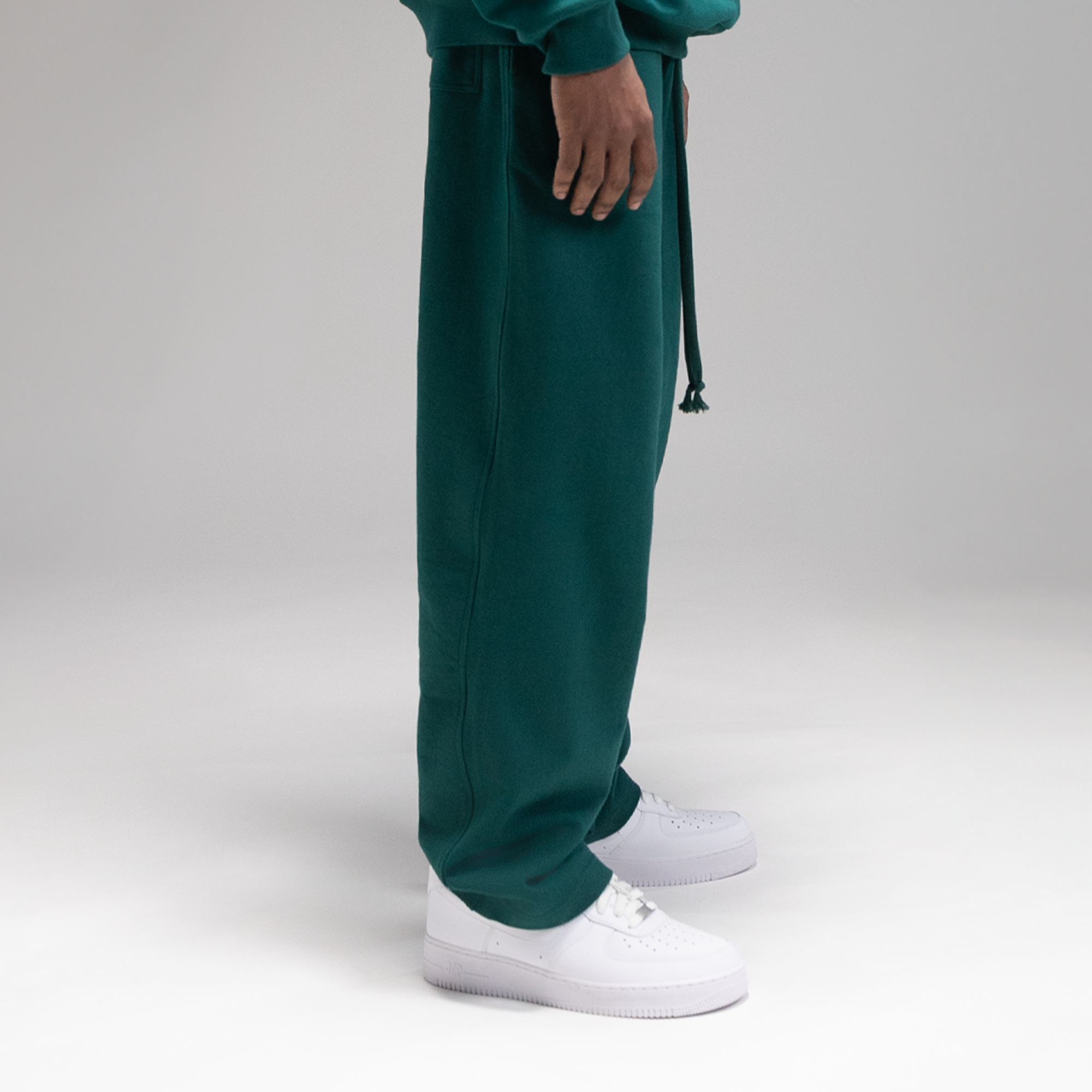 Superkicks | CORE 3.0 UNISEX SWEATPANT “GREEN” - view 4