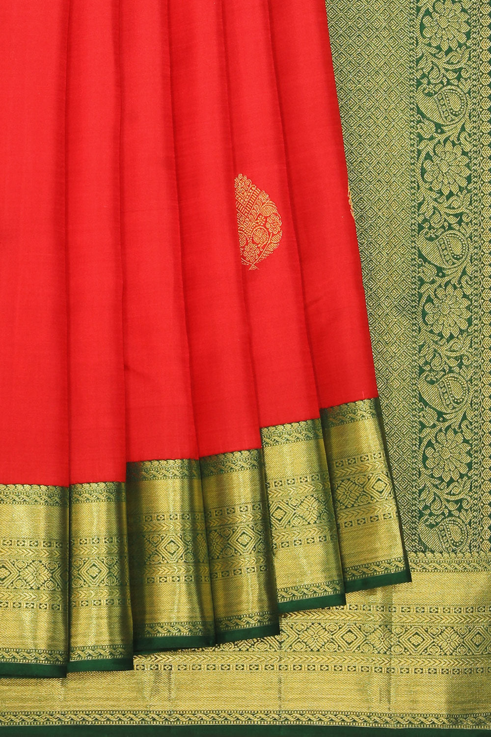 Kalanjali Gorgeous Traditional Charm Red Saree