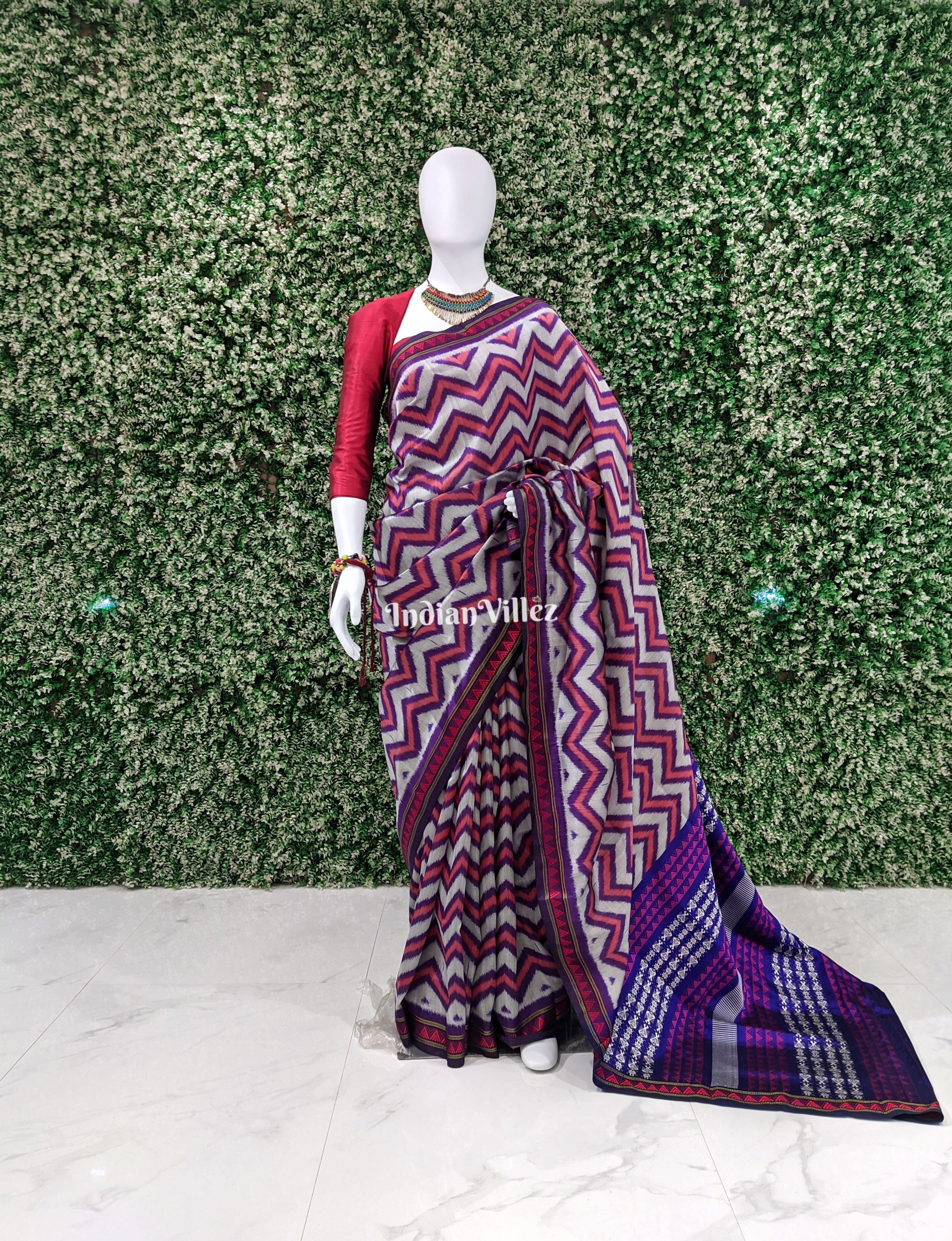 IndianVillèz Wave Design with Unique Border and Pallu Dongria Silk Saree