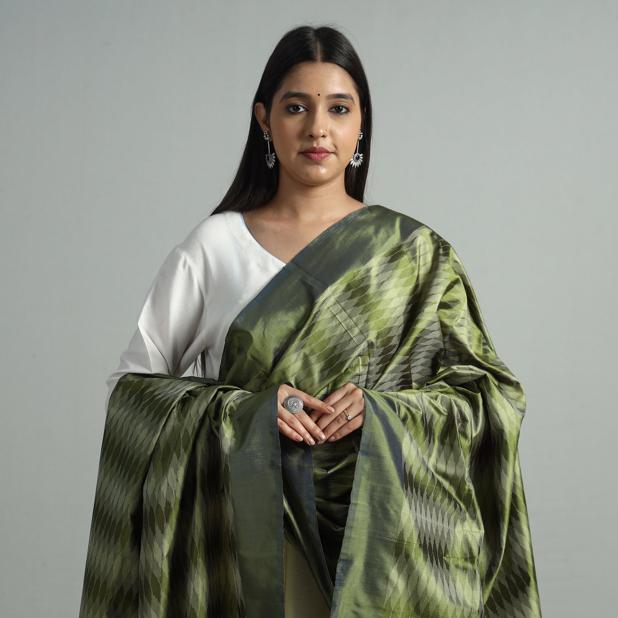 POCHAMPALLY IKAT WEAVES BY GOVARDHAN Green - Pochampally Ikat Weave Pure Silk Handloom Dupatta 53 - view 3