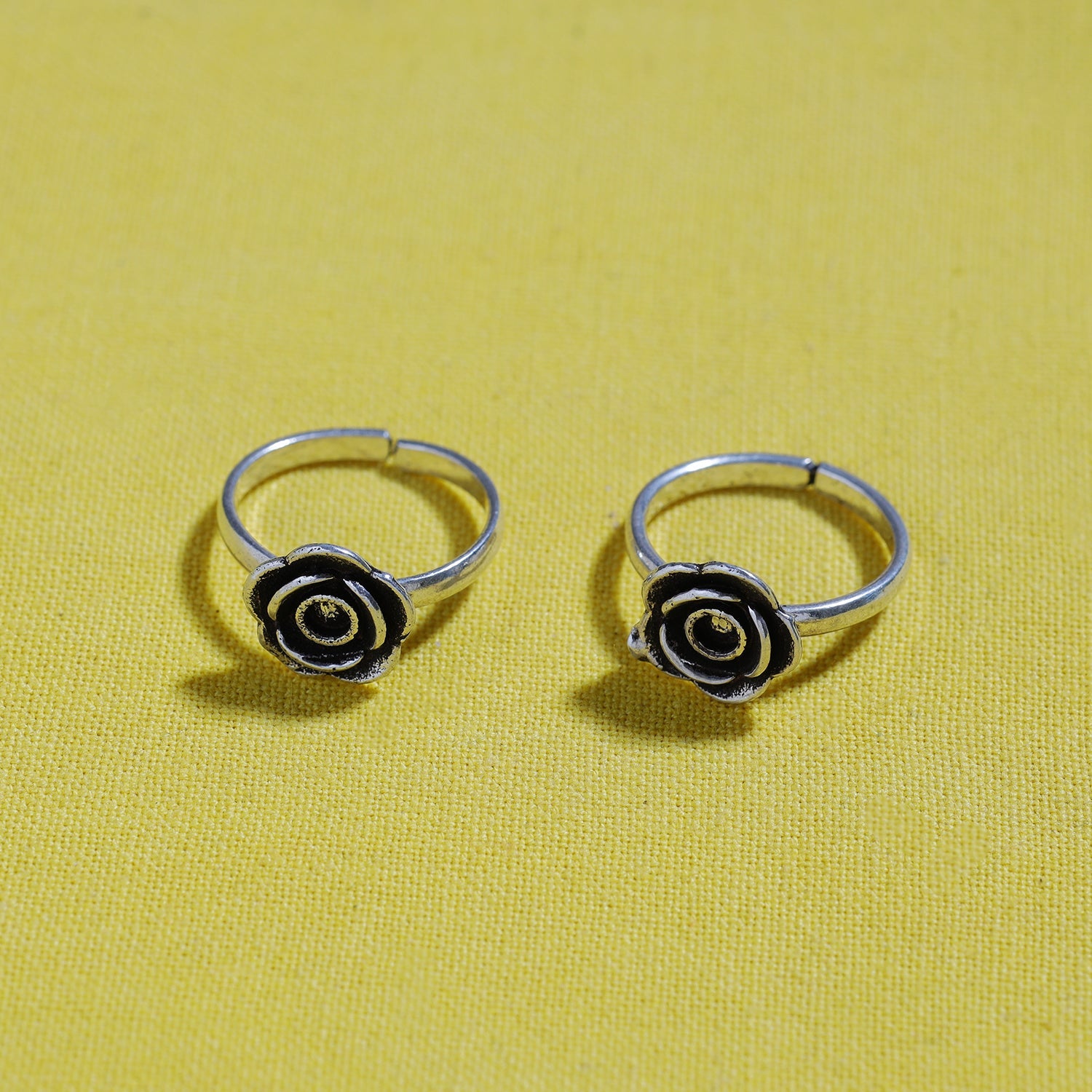 HAVELI CHRONICLES Antique Padma Sterling Silver Toe Rings (Adjustable)