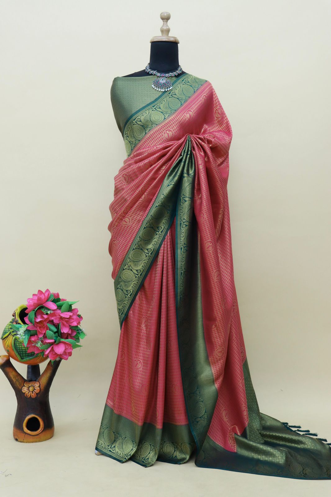 ClothsVilla Pink Kuber Soft Silk Saree with Exquisite Golden Jari Work & Matching Blouse