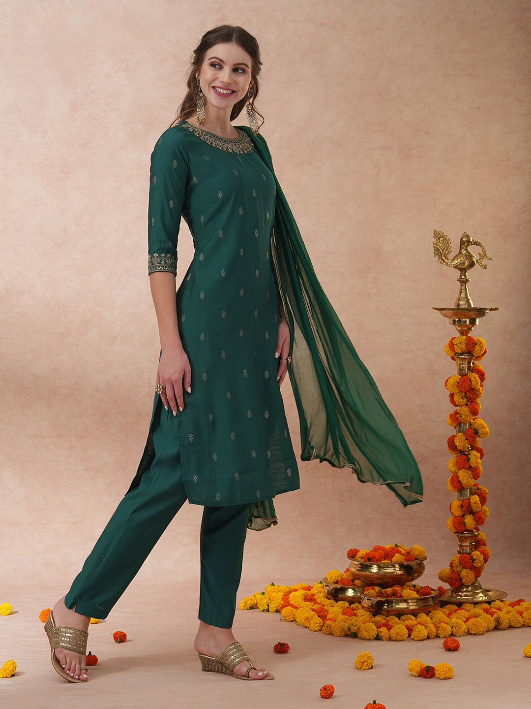 FASHOR Solid Ethnic Embroidered Straight Fit Kurta with Pant & Dupatta - Green