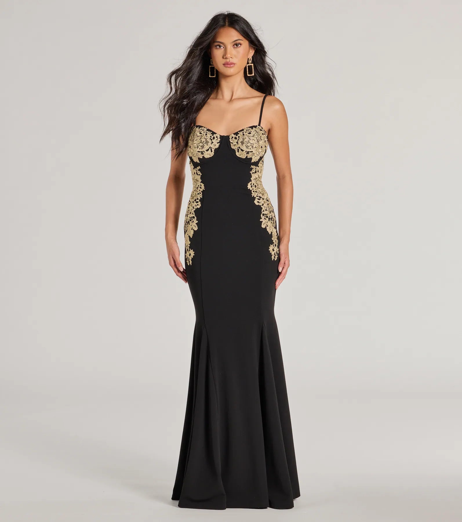Windsor Susan Sweetheart Applique Crepe Mermaid Formal Dress
