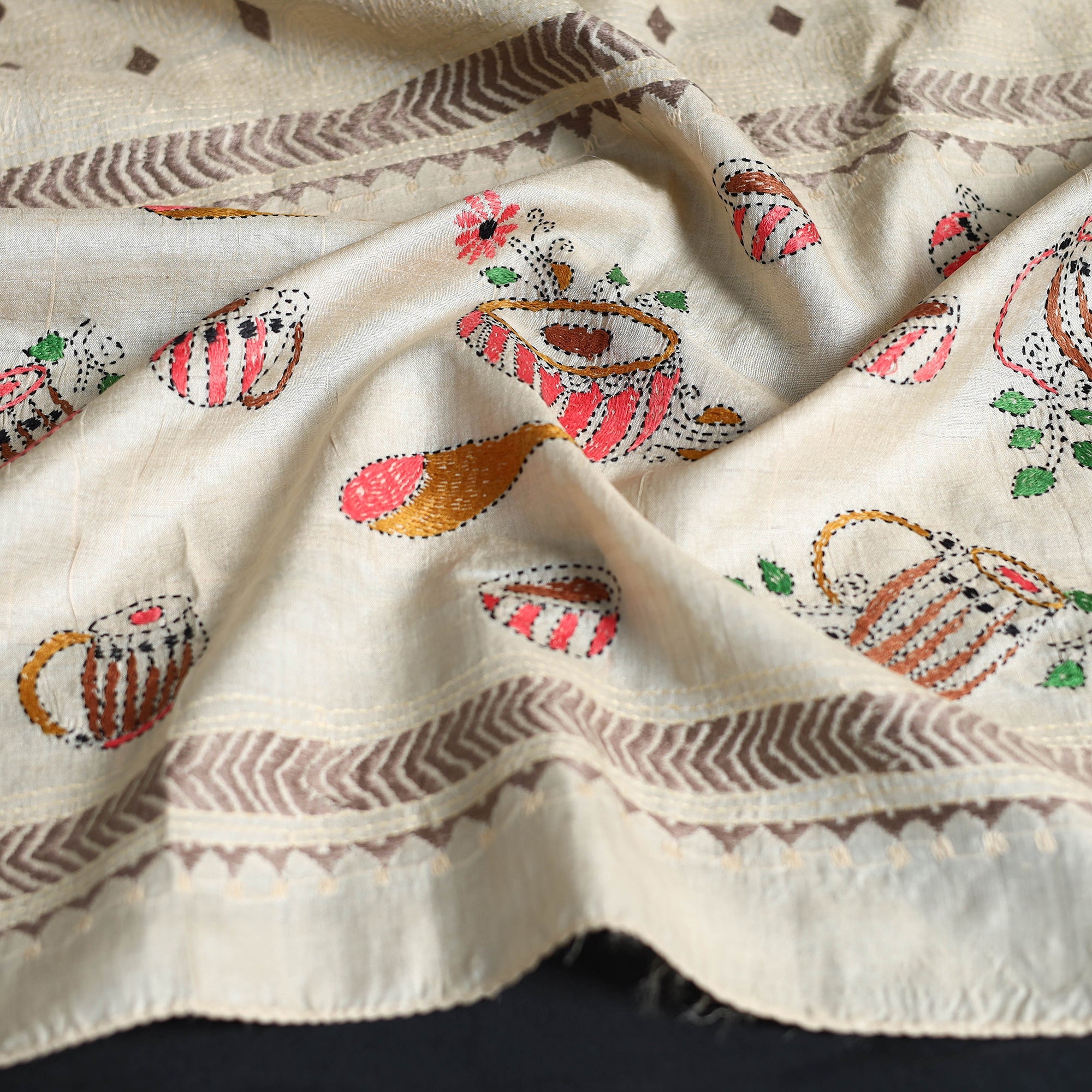 KHUSHBASH - HAPPY LOOM OF EAST Beige - Handloom Tussar Silk Bengal Kantha Work Stole 33 - view 4