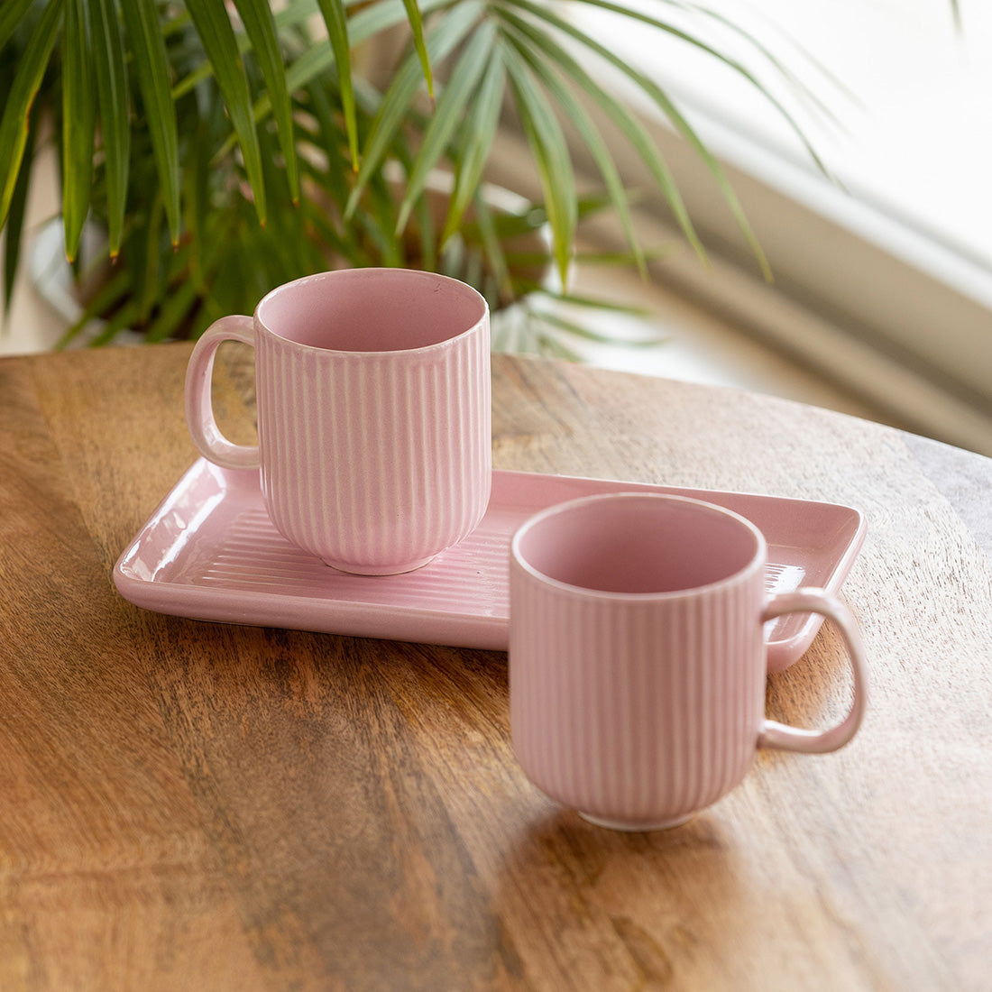 Tea coffee mugs – EXCLUSIVELANE 'Coral Reef' Glazed Studio Pottery Ceramic Tea & Coffee Mugs with Tray (Set of 2, 300 ml, Pink)