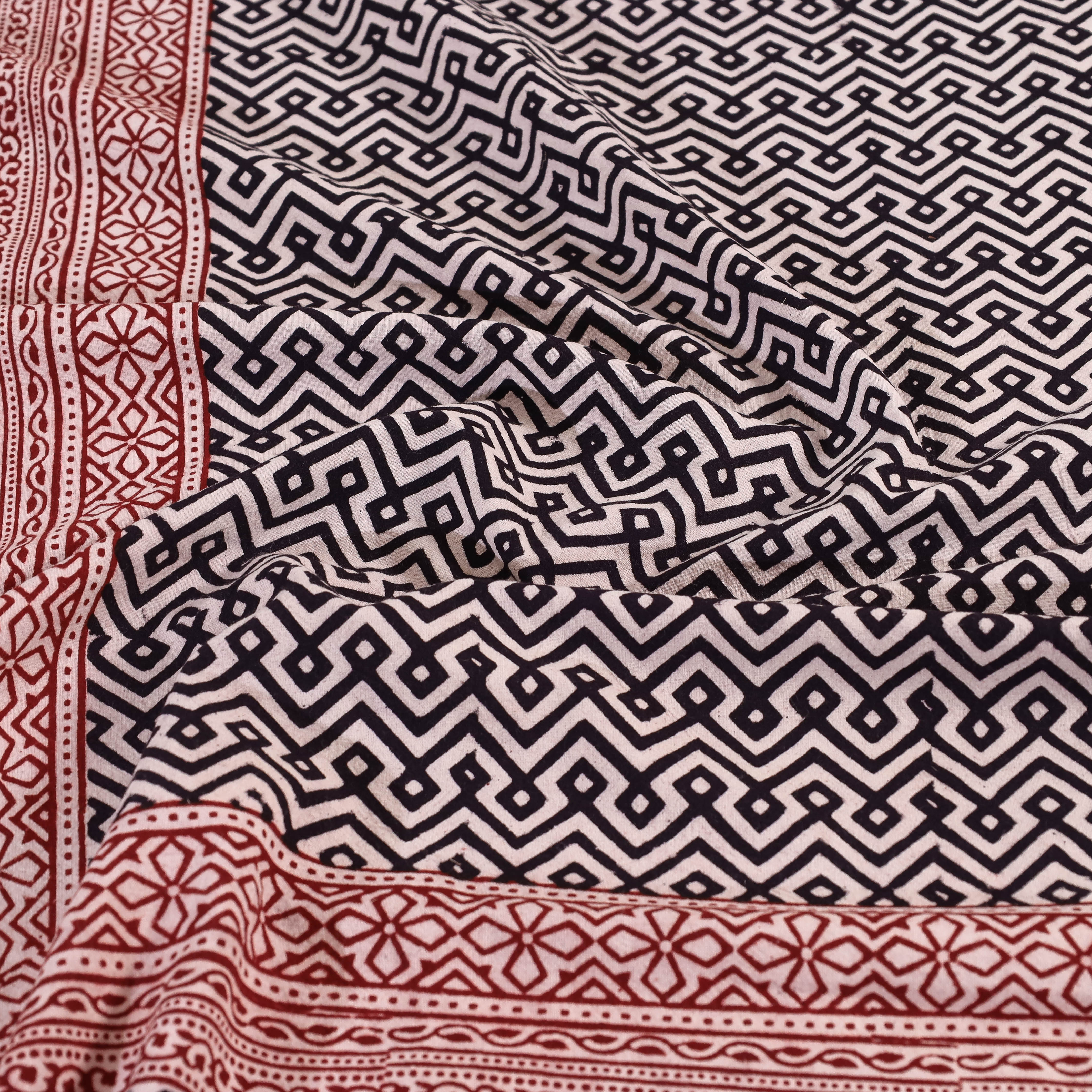 BAGH PRINTS BY ANSHAR FARUKH KHATRI Bagh Block Printed Cotton Double Bed Cover with Pillow Covers (112 x 92 in) - view 5