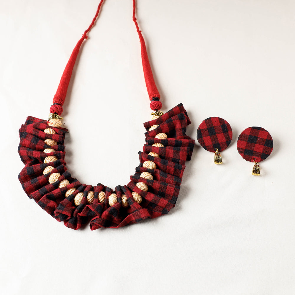 KHUSHBASH - HAPPY LOOM OF EAST Bishnupur Handcrafted Fabric Necklace Set - view 2
