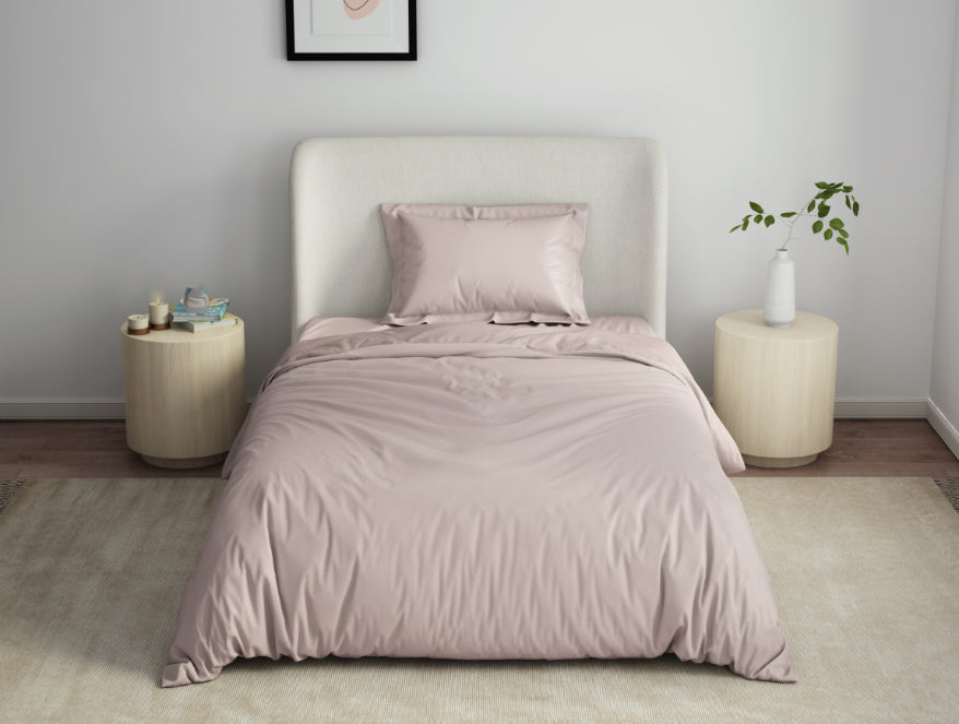 Spaces India Solid Mauve Solid Fleece Blanket - Cushlon By Spaces