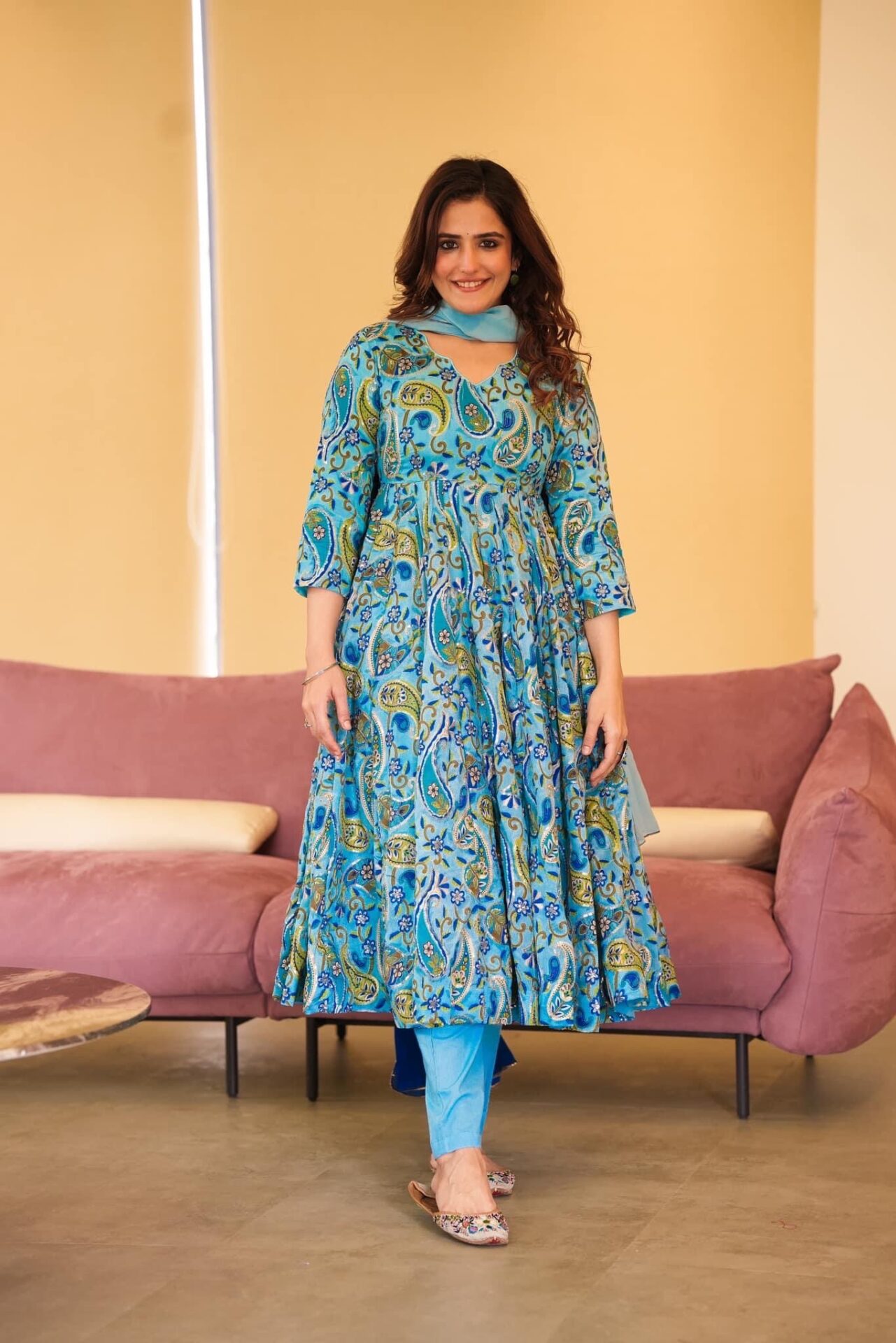 Idaho-o Raabta blue embroidered suit set - view 3