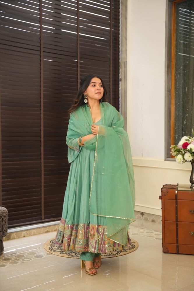 Idaho-o Janitha green suit set