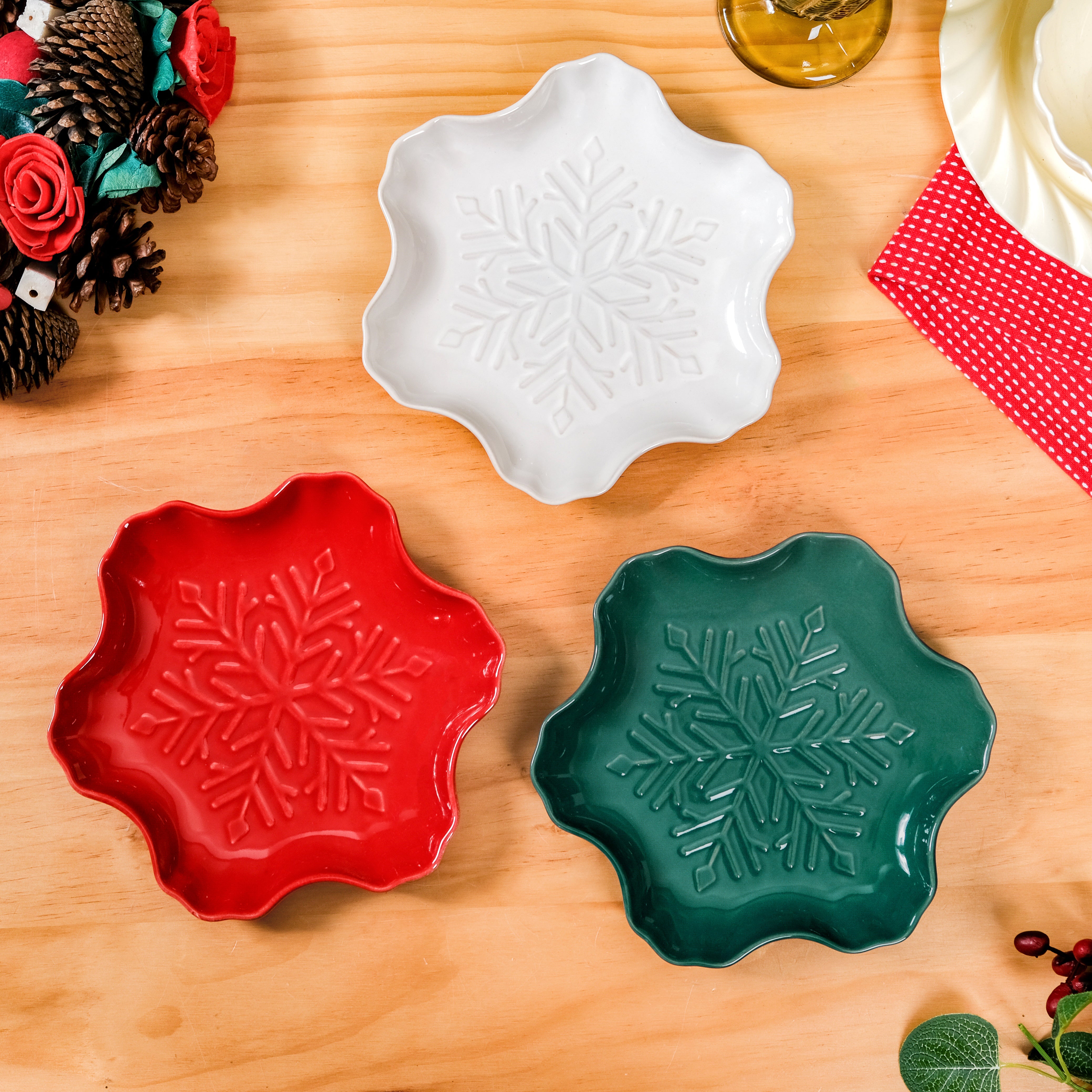 Nestasia Set Of 3 Snowflake Ceramic Snack Plates - view 10