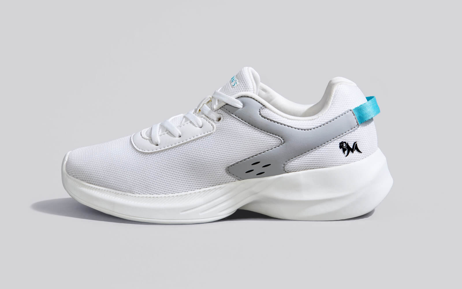 Striking strides white – Neeman's Striking Strides : White