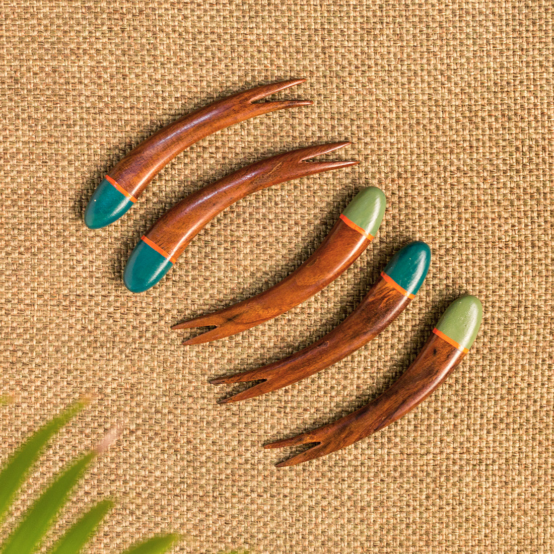 EXCLUSIVELANE 'The Peacock Must-Haves' Handpainted Fruit Forks In Sheesham Wood (Set of 5)