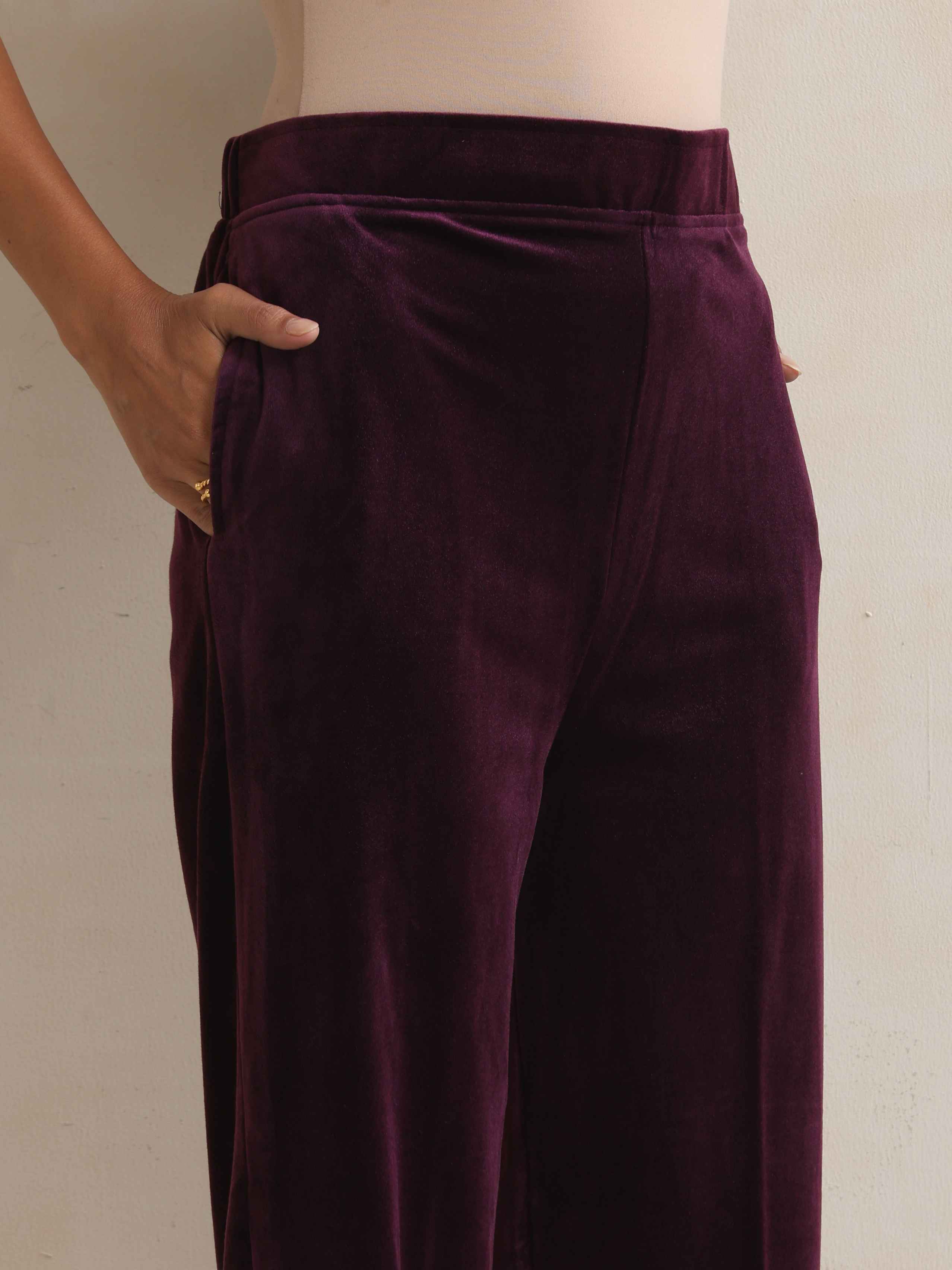 trueBrowns Purple Velvet Floral Embroidered Kurta Pant Dupatta Set - view 11