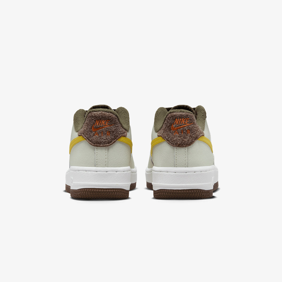 Nike | AIR FORCE 1 LV8 (GS) { SUMMIT WHITE/VIVID SULFUR-SUMMIT WHITE - view 2