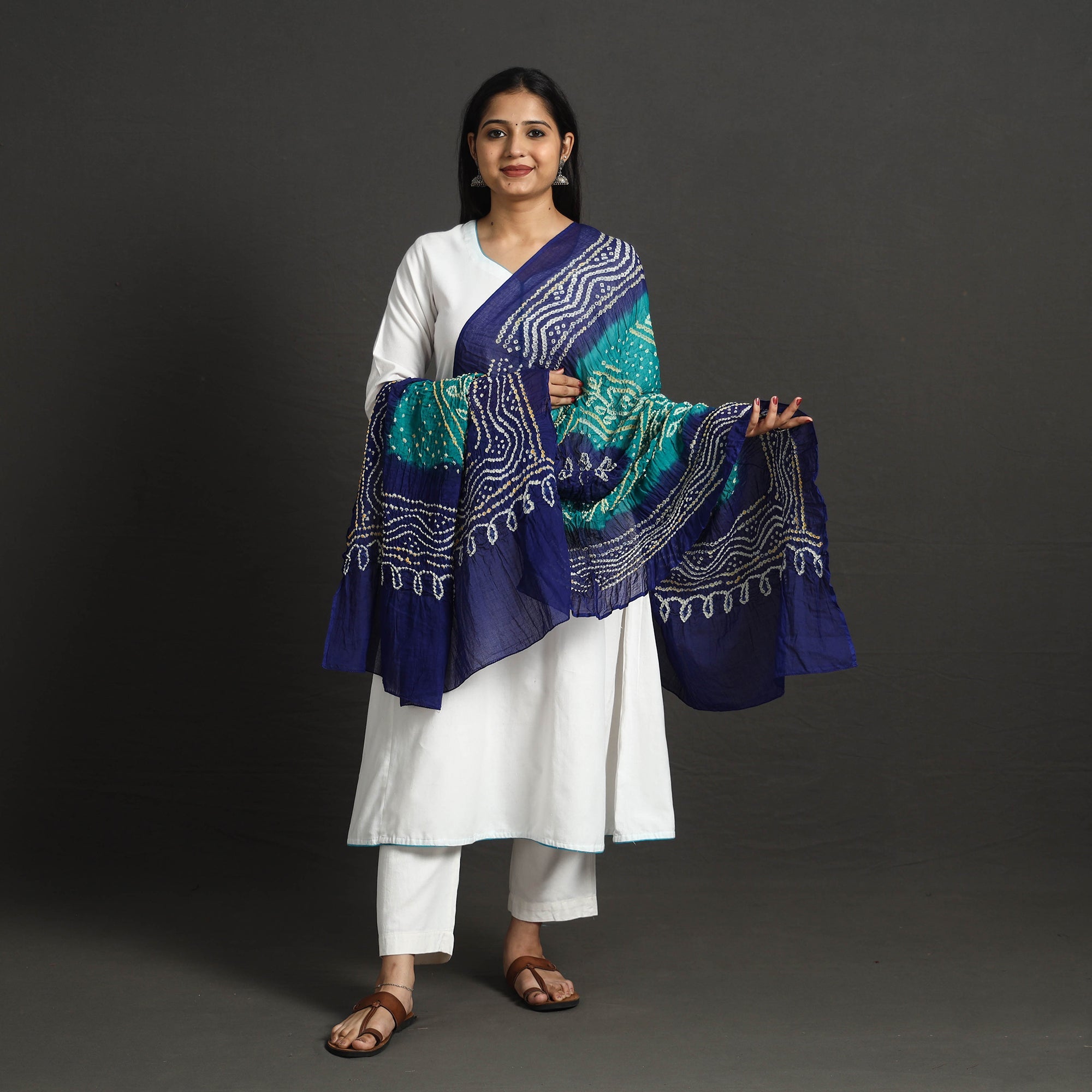 KACHCHH JI CHHAAP Kutch Tie-Dye Cotton Bandhani Dupatta 17 - view 2