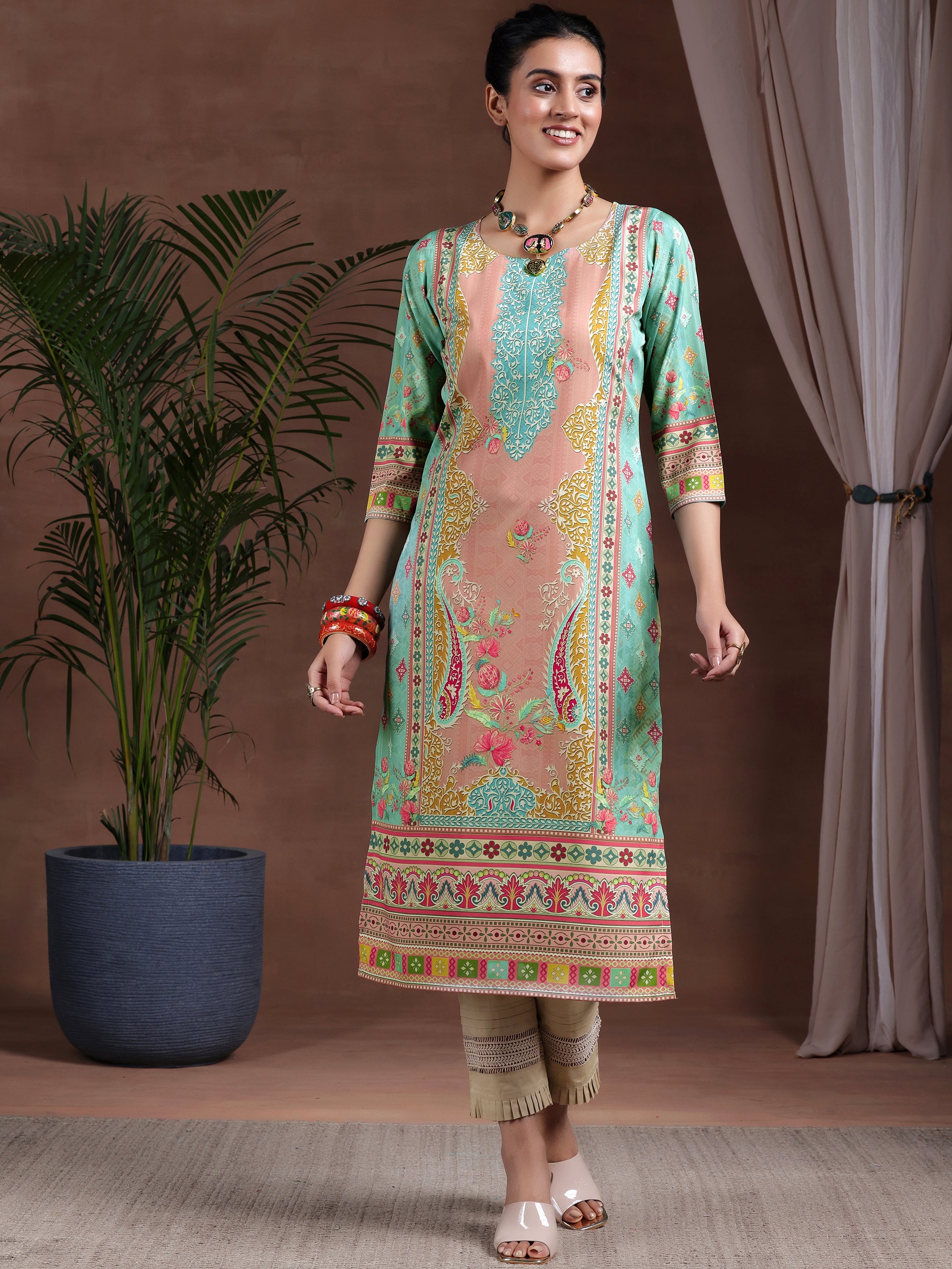 Libas Green Printed Crepe Straight Kurta - view 5