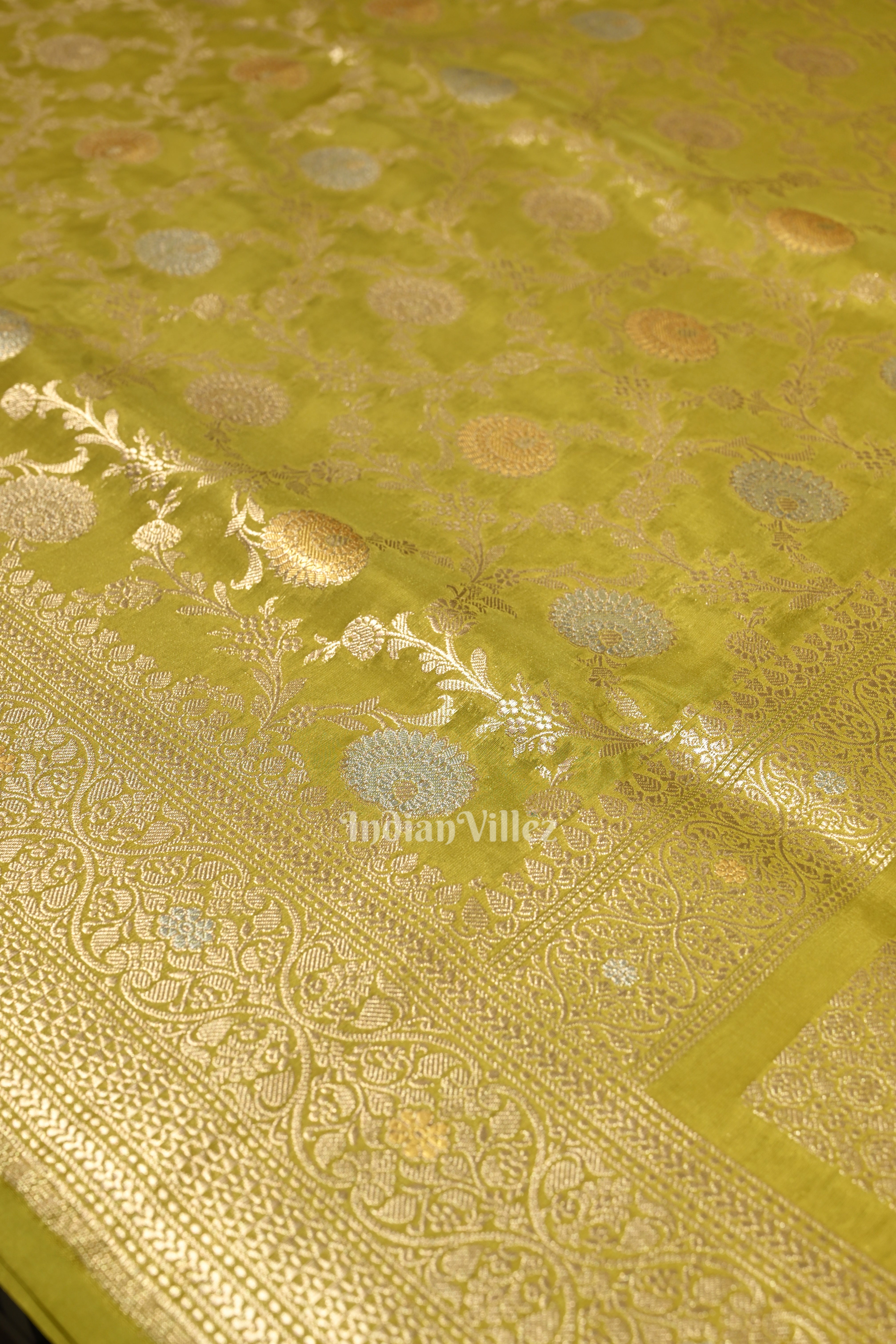 IndianVillèz Mehendi Green Meenakari Pure Mashru Satin Silk Banarasi Saree - view 4