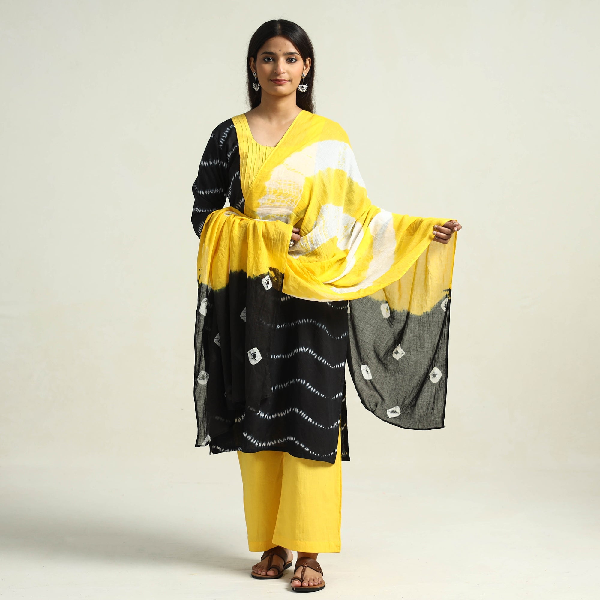 ITOKRI CASUALS Black - Shibori Tye-Dye Mul Cotton Kurta with Palazzo & Dupatta Set - view 2