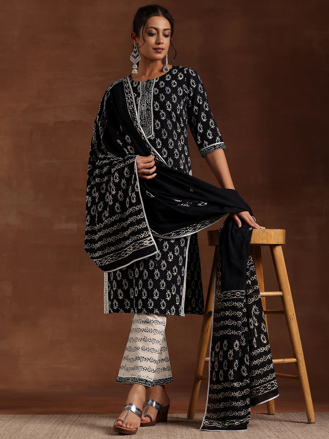 Libas Black Printed Cotton Straight Suit With Dupatta - view 2