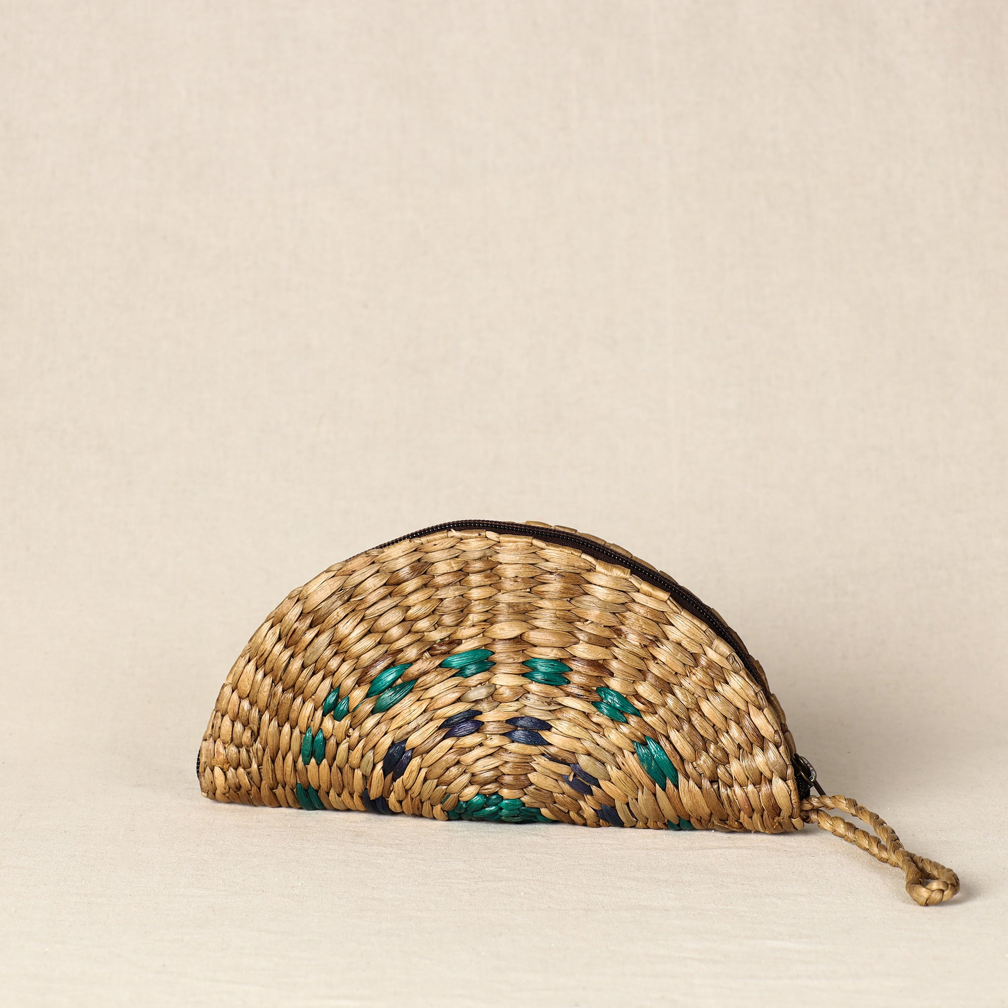 ITOKRI CRAFTS INITIATIVE Beige - Handmade Organic Water Hyacinth Hand Purse from Assam