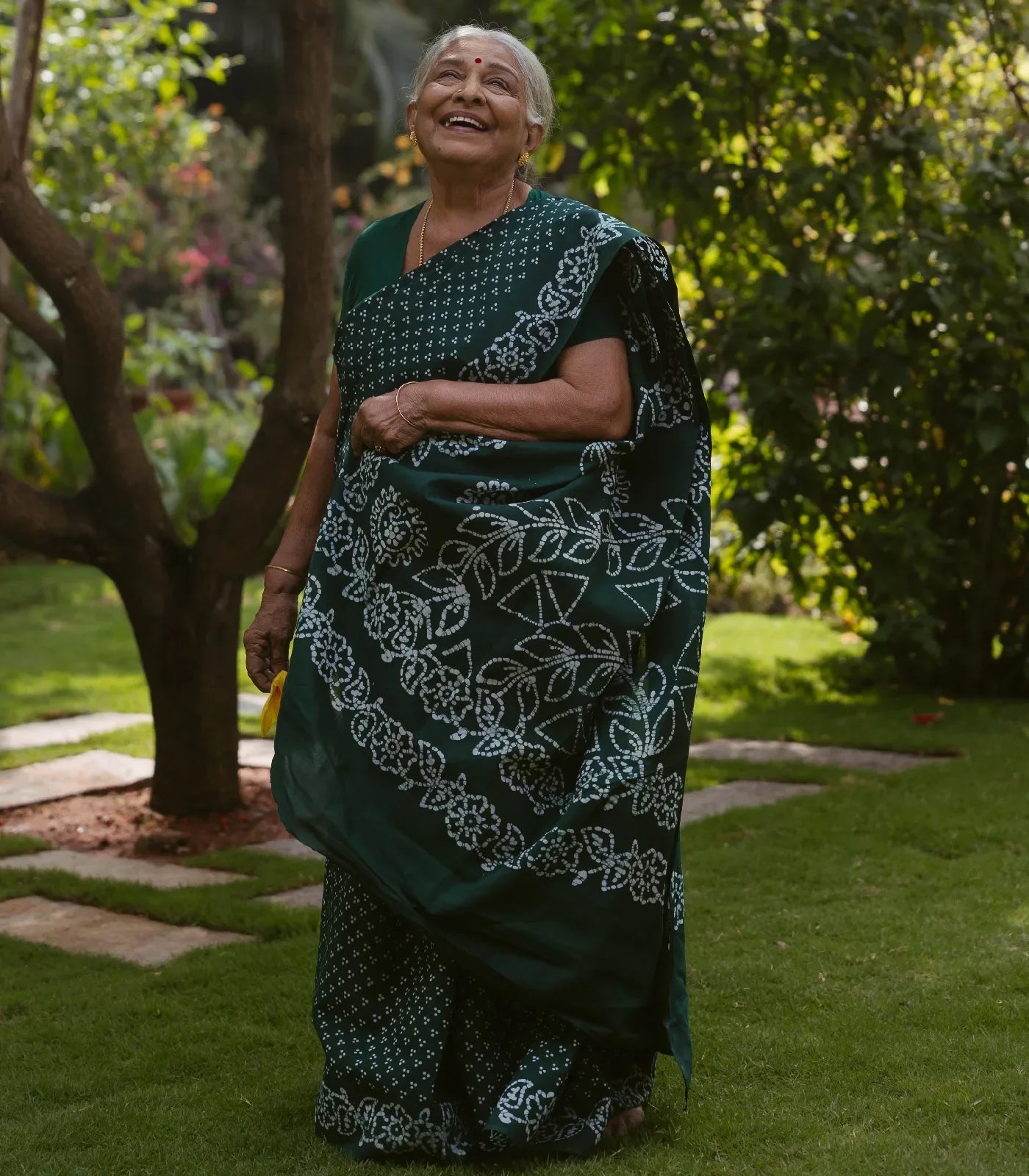 RmKV Bottle Green Sungudi Cotton Saree With Tie & Dye Floral Motifs