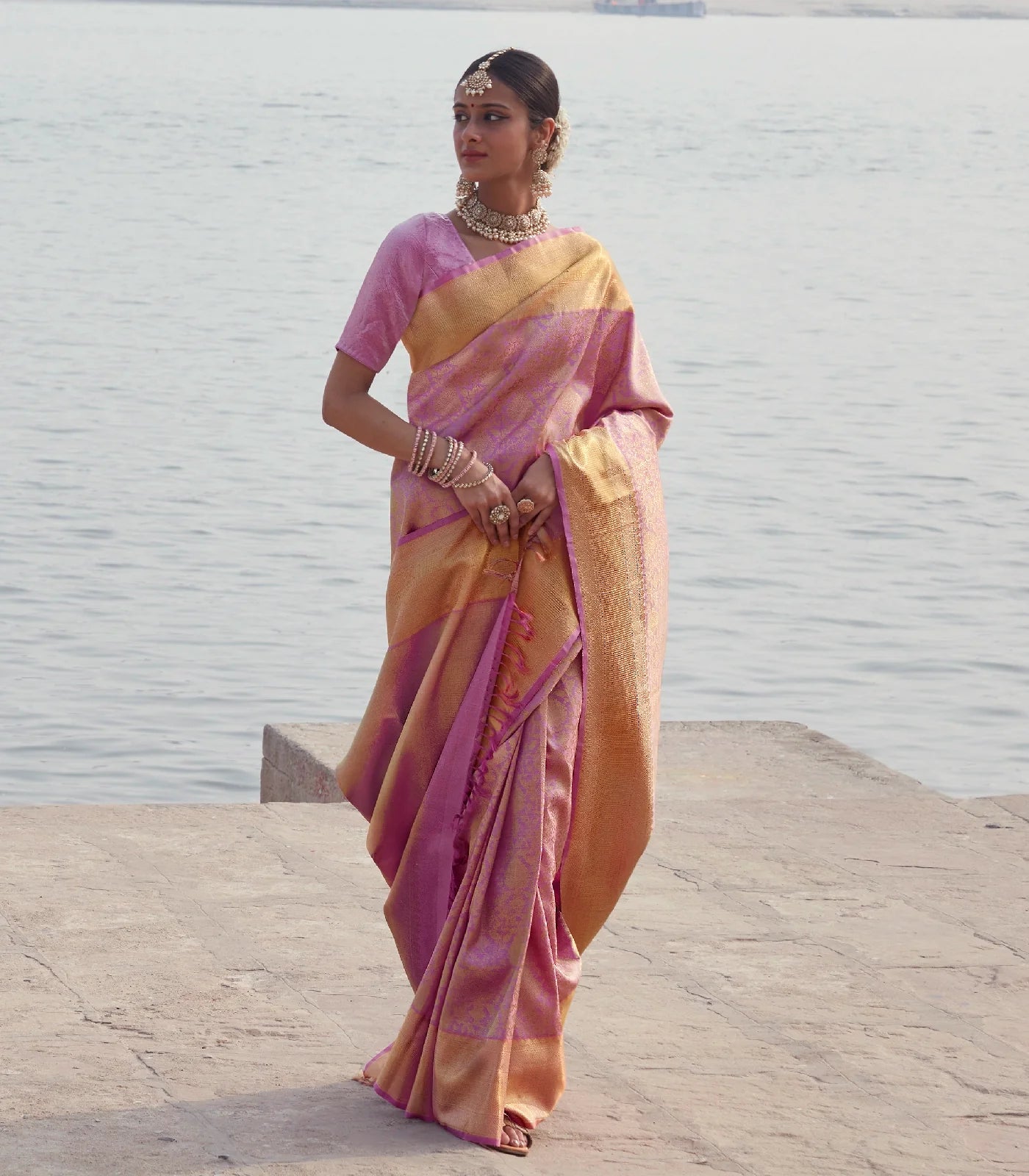 RmKV Baby Pink Handloom Kanchipuram Silk Saree With Floral Vine Motifs