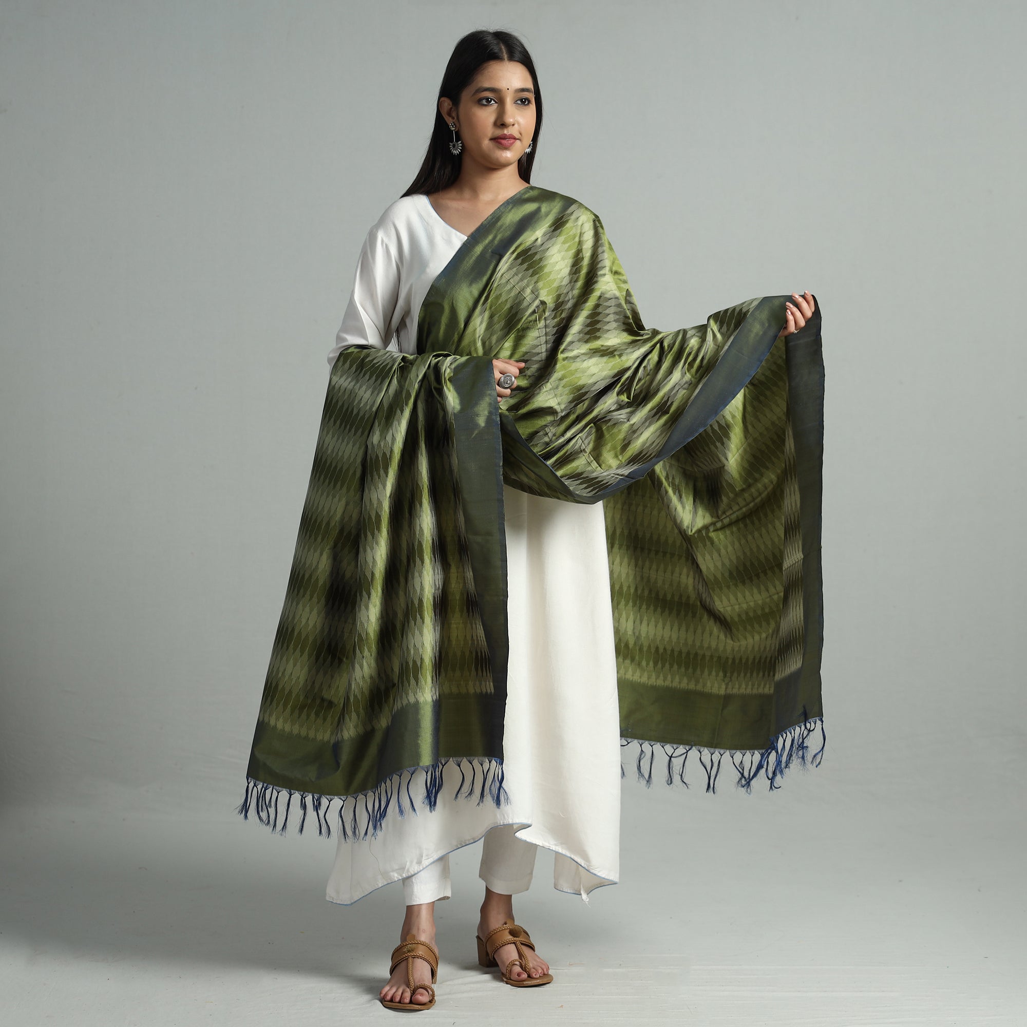 POCHAMPALLY IKAT WEAVES BY GOVARDHAN Green - Pochampally Ikat Weave Pure Silk Handloom Dupatta 53 - view 2