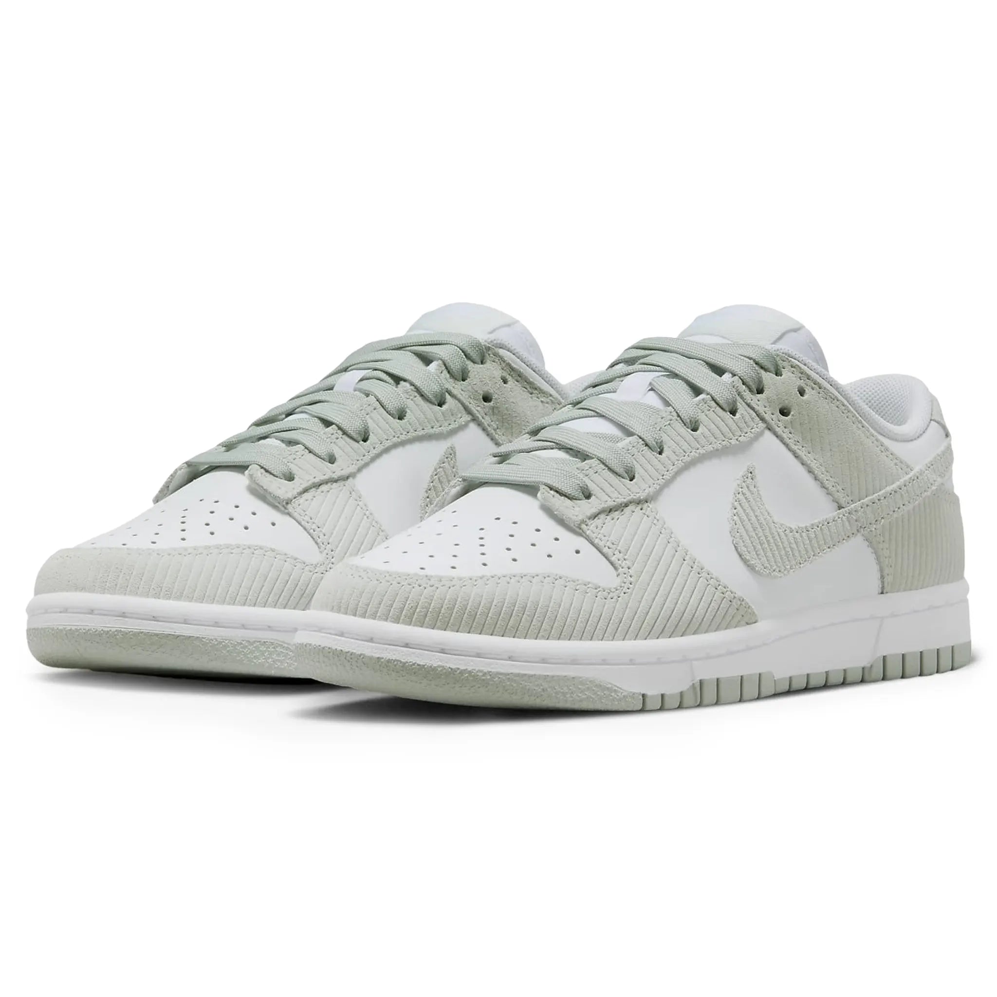 Nike Dunk Low Light Silver Corduroy (W) – Grey - view 2
