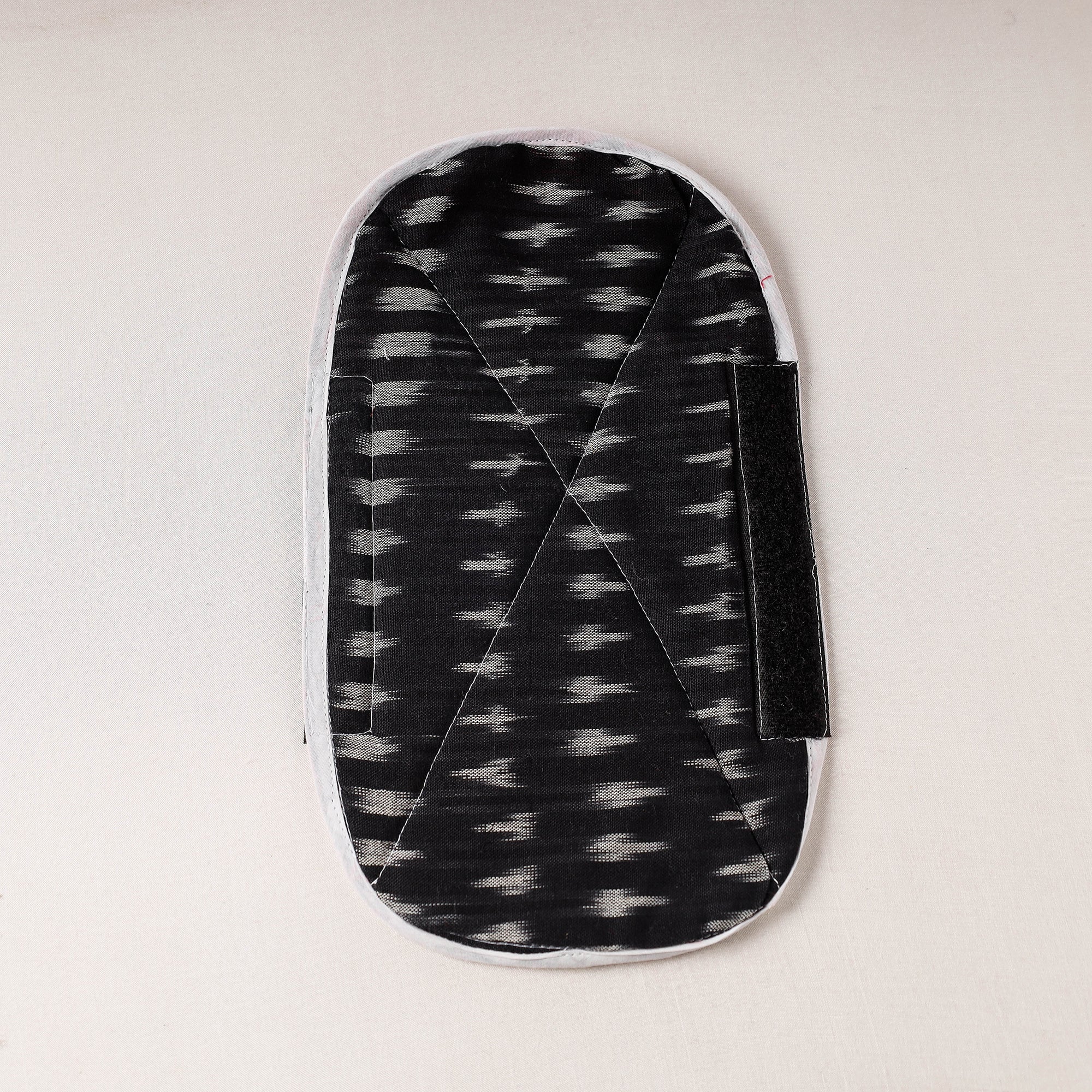 JALPARI Black - Pochampally Ikat Handmade Fridge Handle Cover