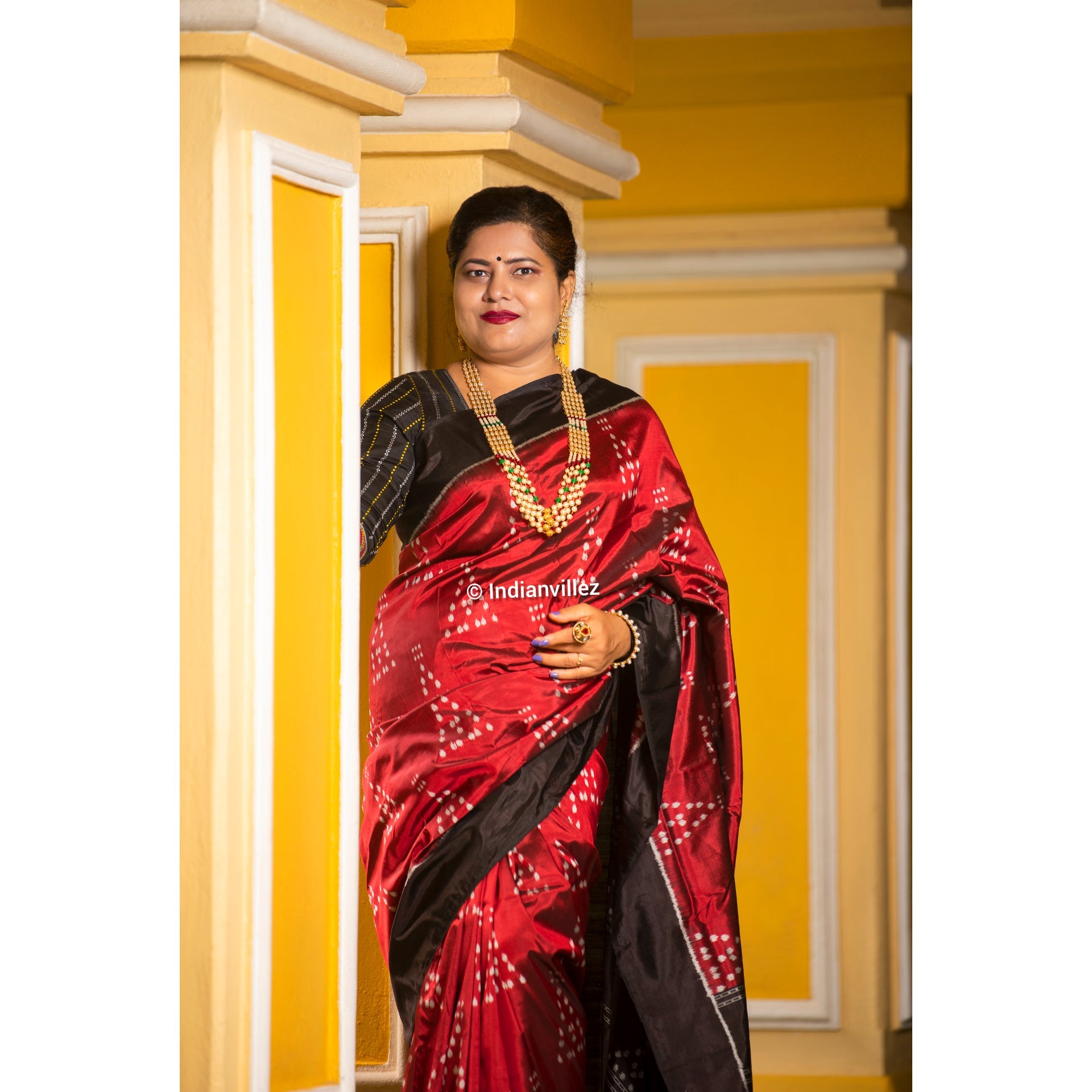 IndianVillèz Maroon Jhoti Odisha Handloom Contemporary Silk Saree - view 2