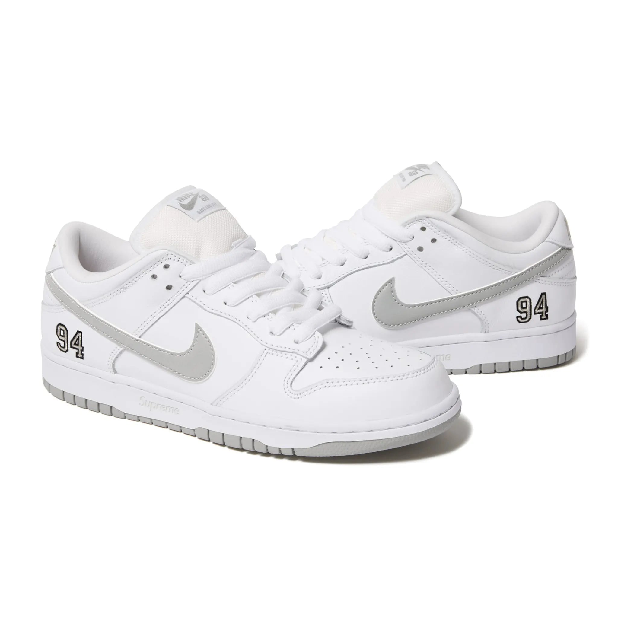 Supreme x Nike SB Dunk Low White - view 2