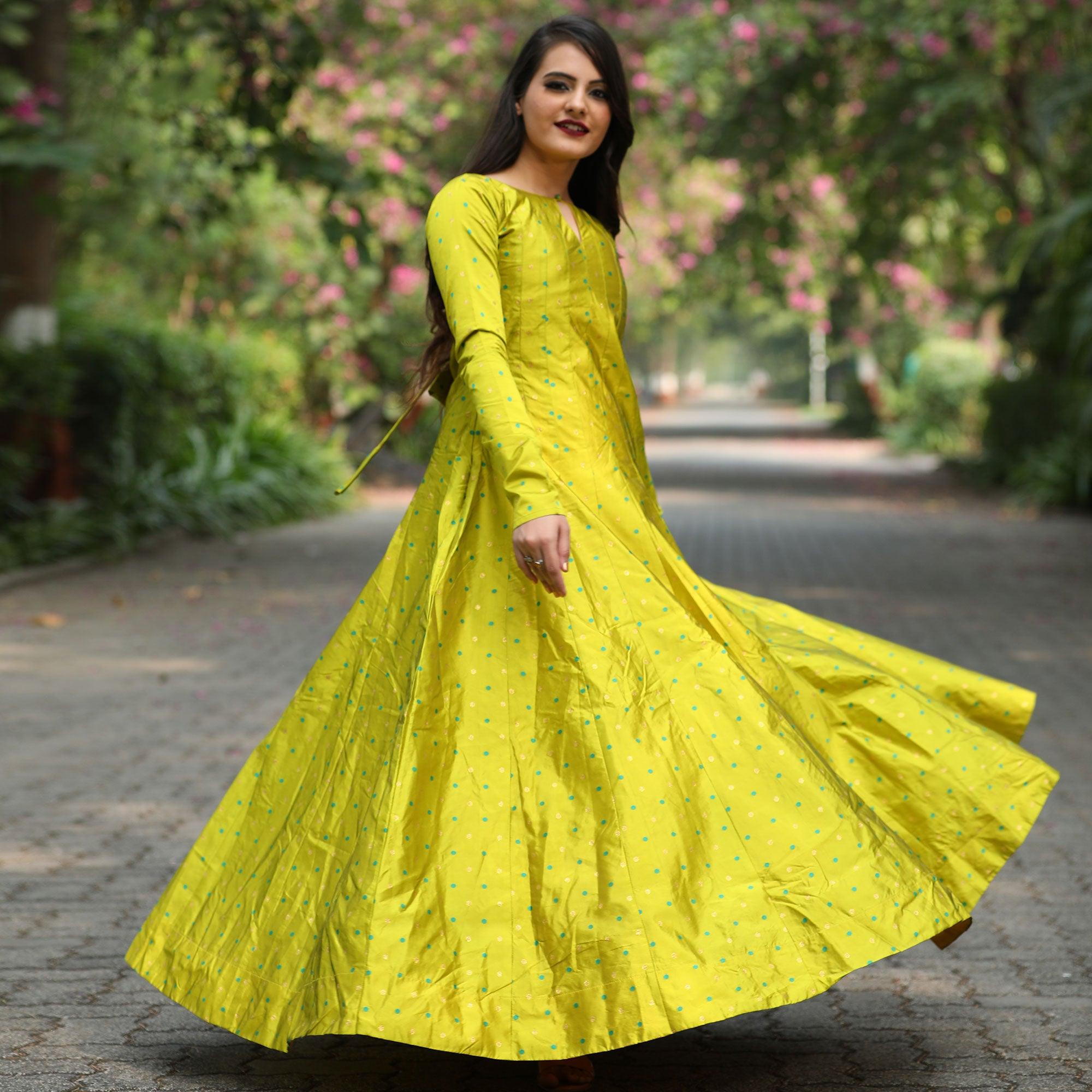 Peachmode Seller Exotic Parrot Green Colored Partywear Tapetta Gown