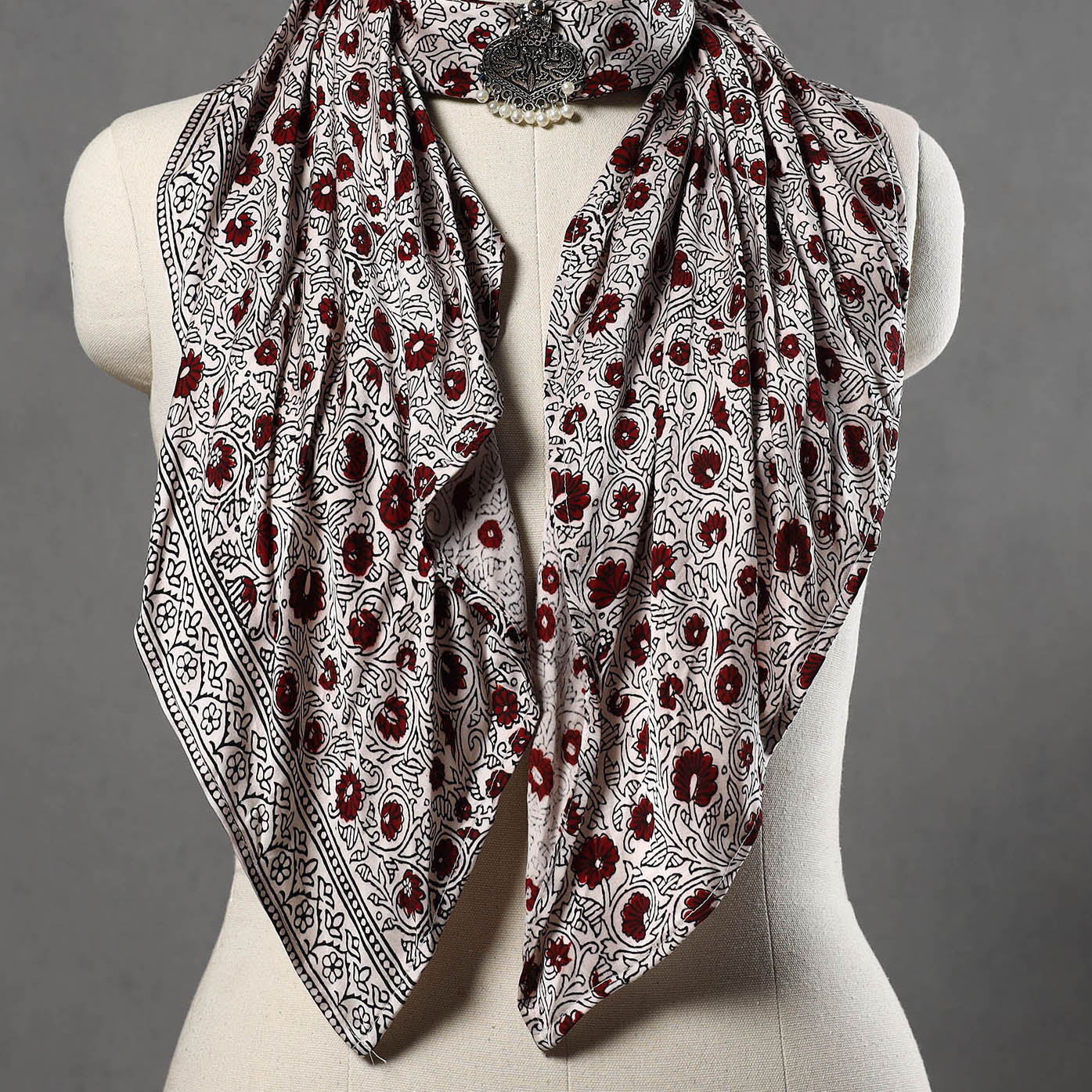 HAVELI CHRONICLES Block Printed Modal Silk Pendant Necklace Scarf 34 - view 3