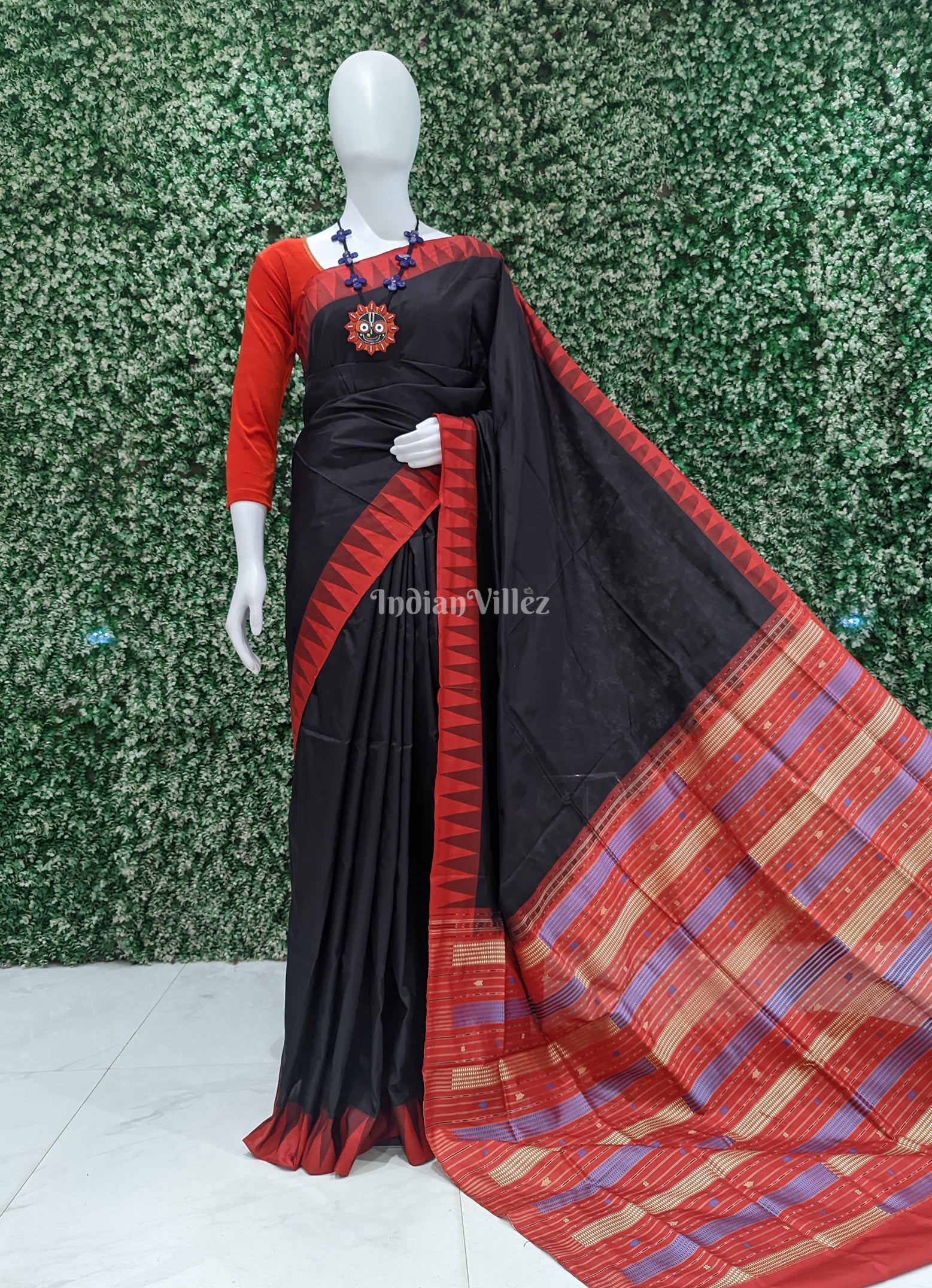 IndianVillèz Black With Red Kumbha Odisha Handloom Sambalpuri Silk Saree