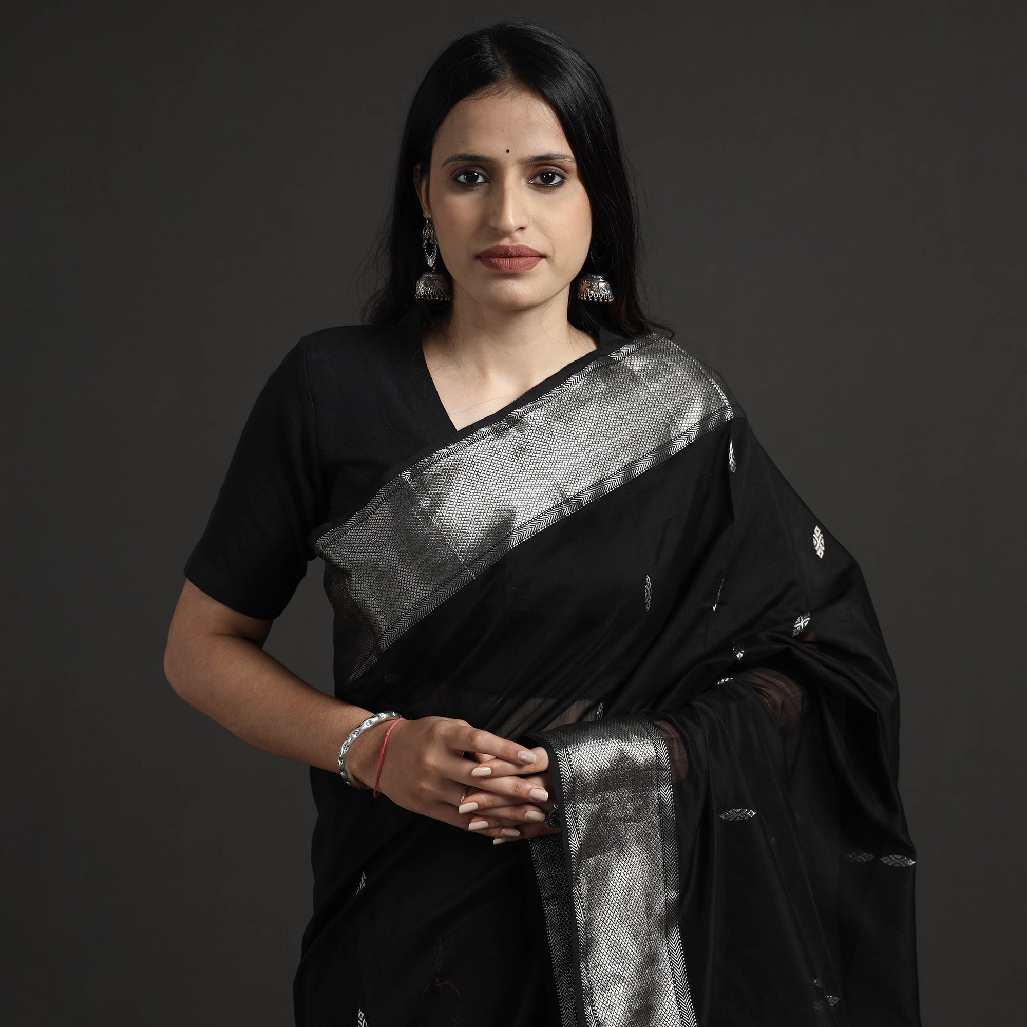 ITOKRI CRAFTS INITIATIVE Black - Traditional Handloom Zari Buta Maheshwari Silk Cotton Saree - view 3