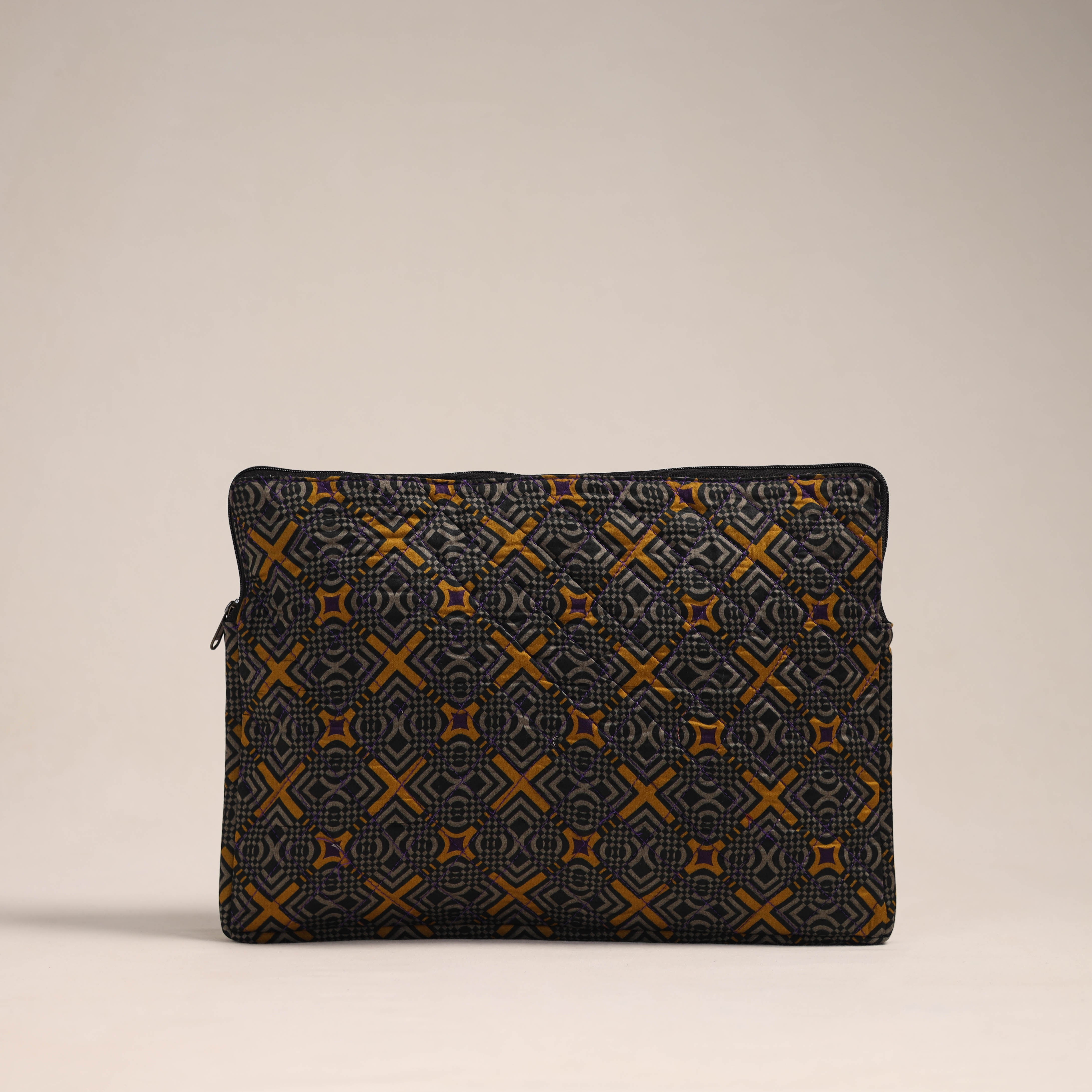ASALKAAR Black - Handcrafted Quilted Laptop Sleeve (11 x 16 in) 08