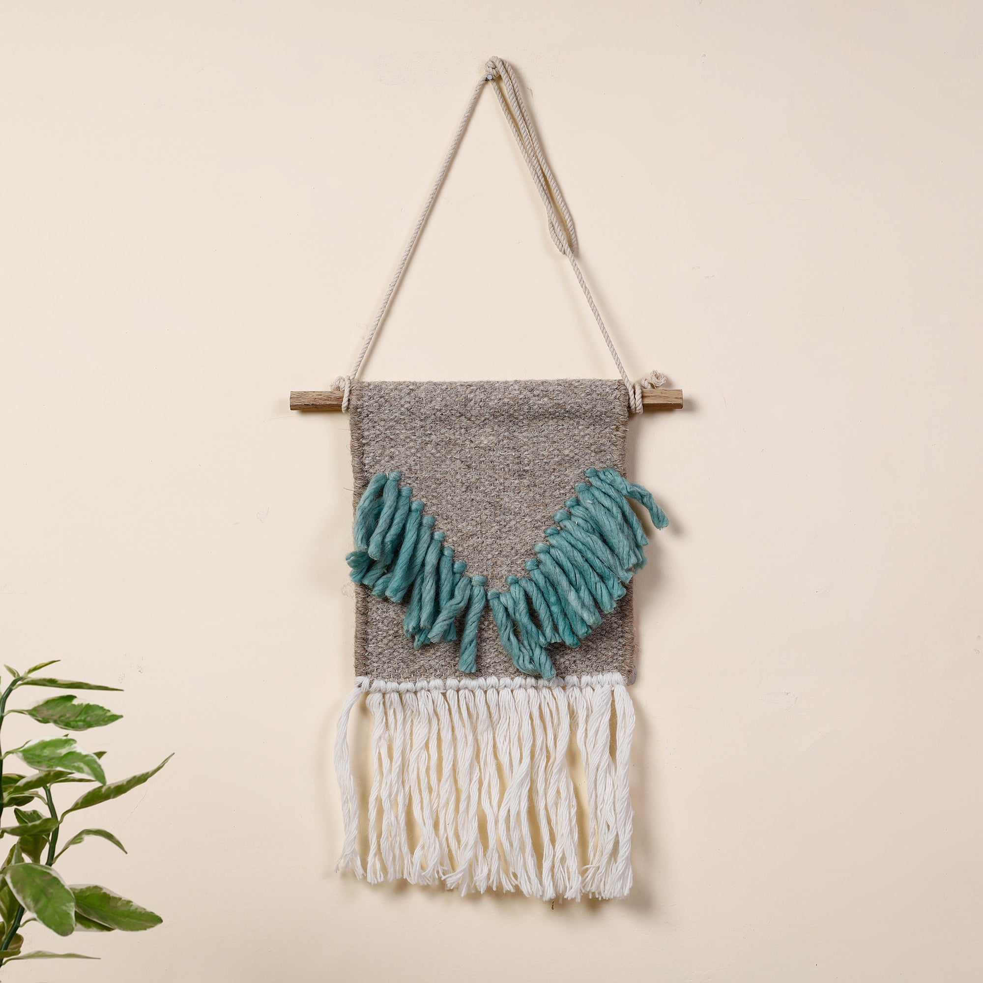 ITOKRI CRAFTS INITIATIVE Bhadohi Handwoven Wool Geometric Fringed Wall Hanging