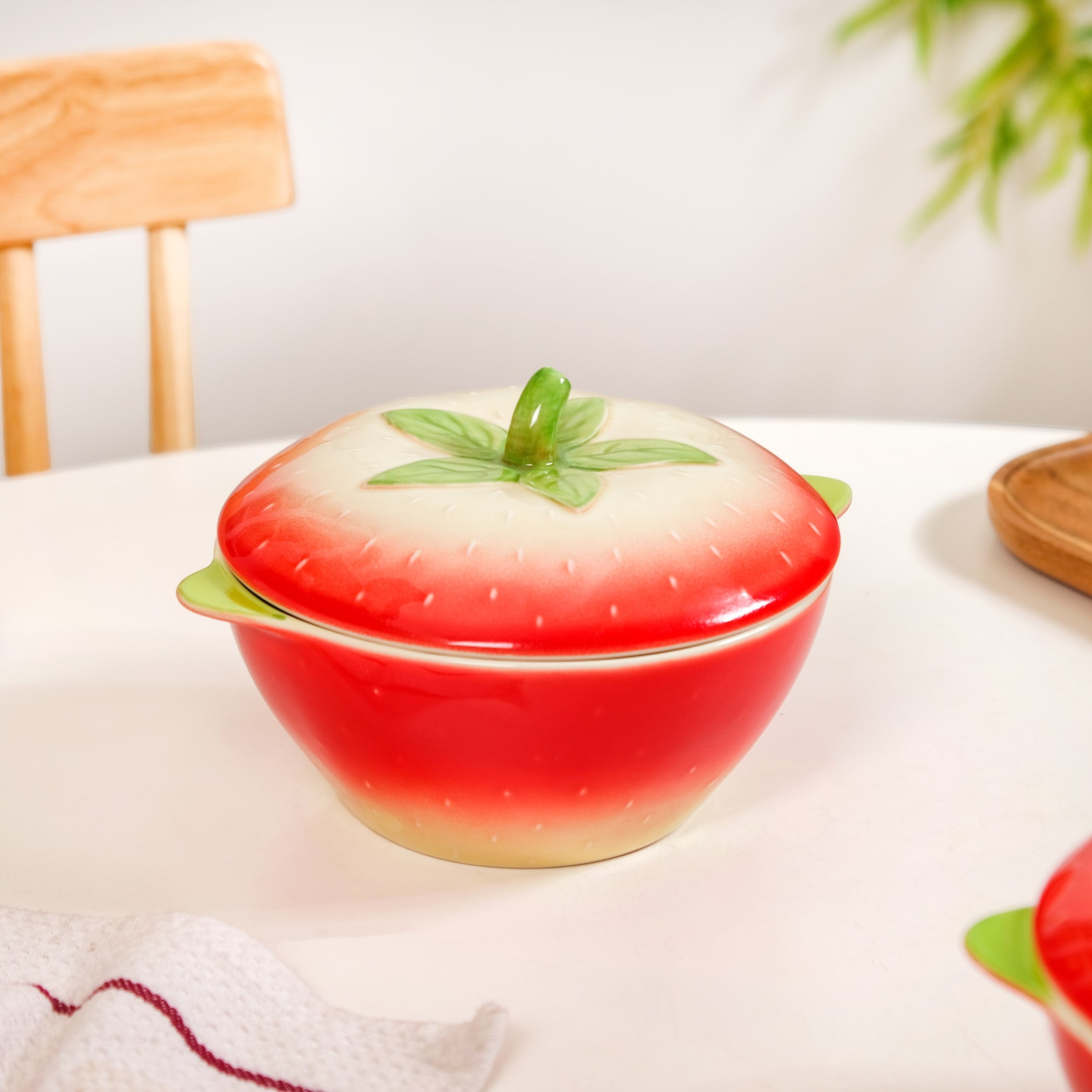 Nestasia Strawberry Ceramic Serving Bowl With Lid 900ml
